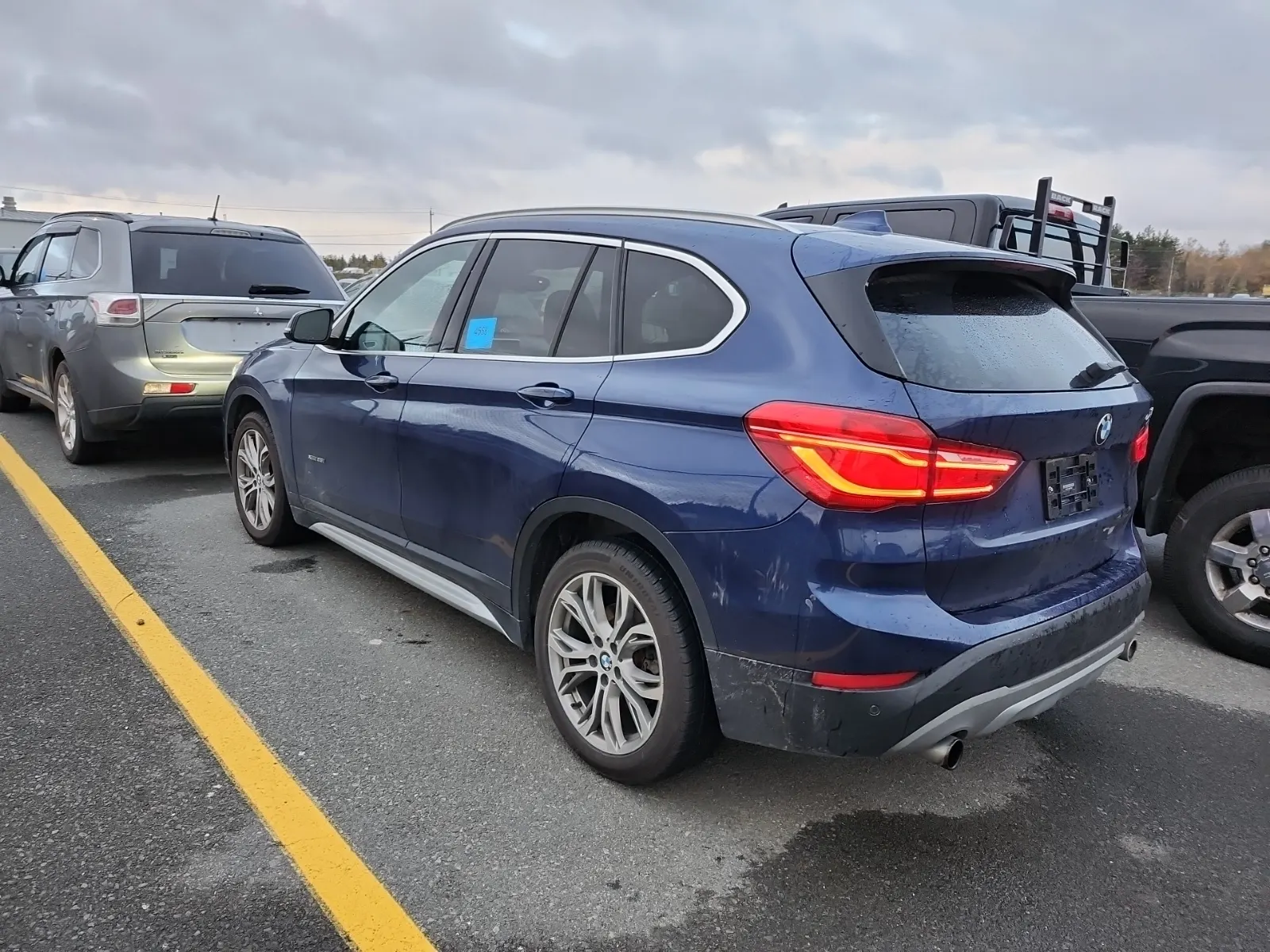 Driver Rear 3/4 Photo