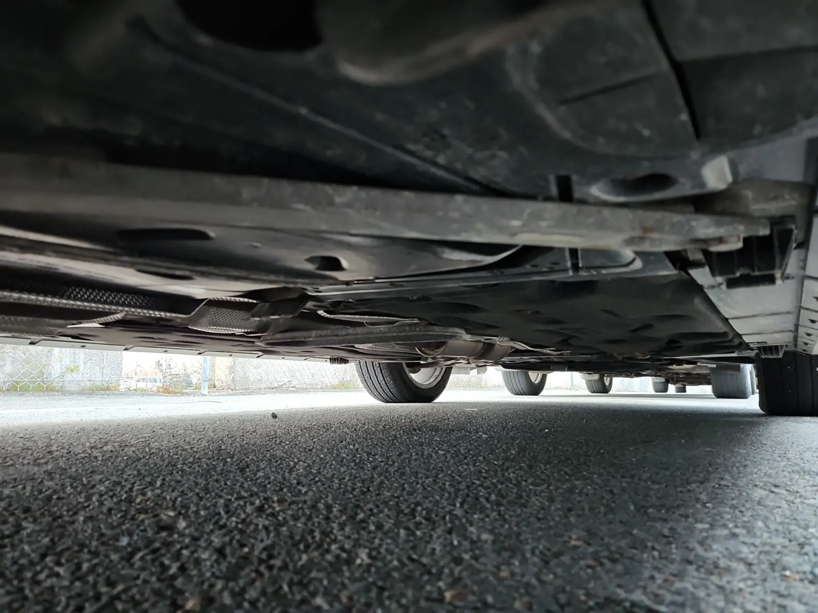 Undercarriage - Passenger Photo