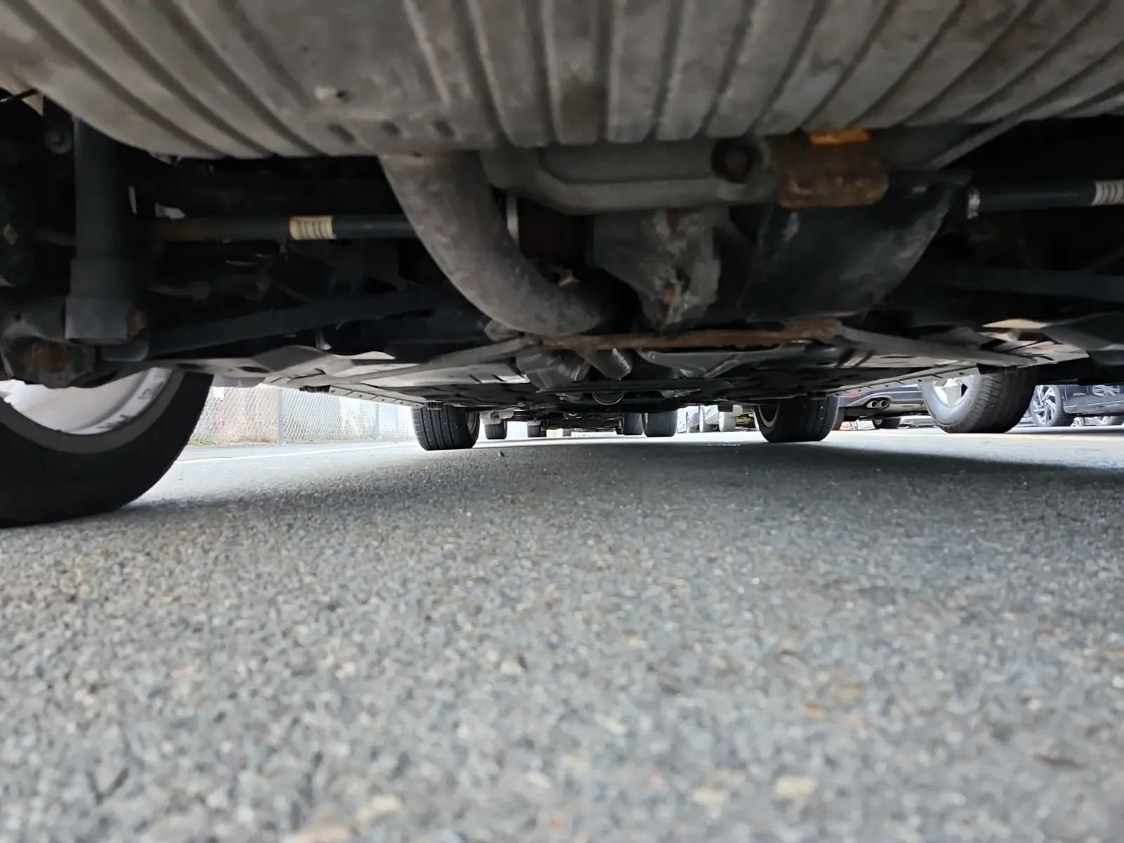 Undercarriage - Rear Photo