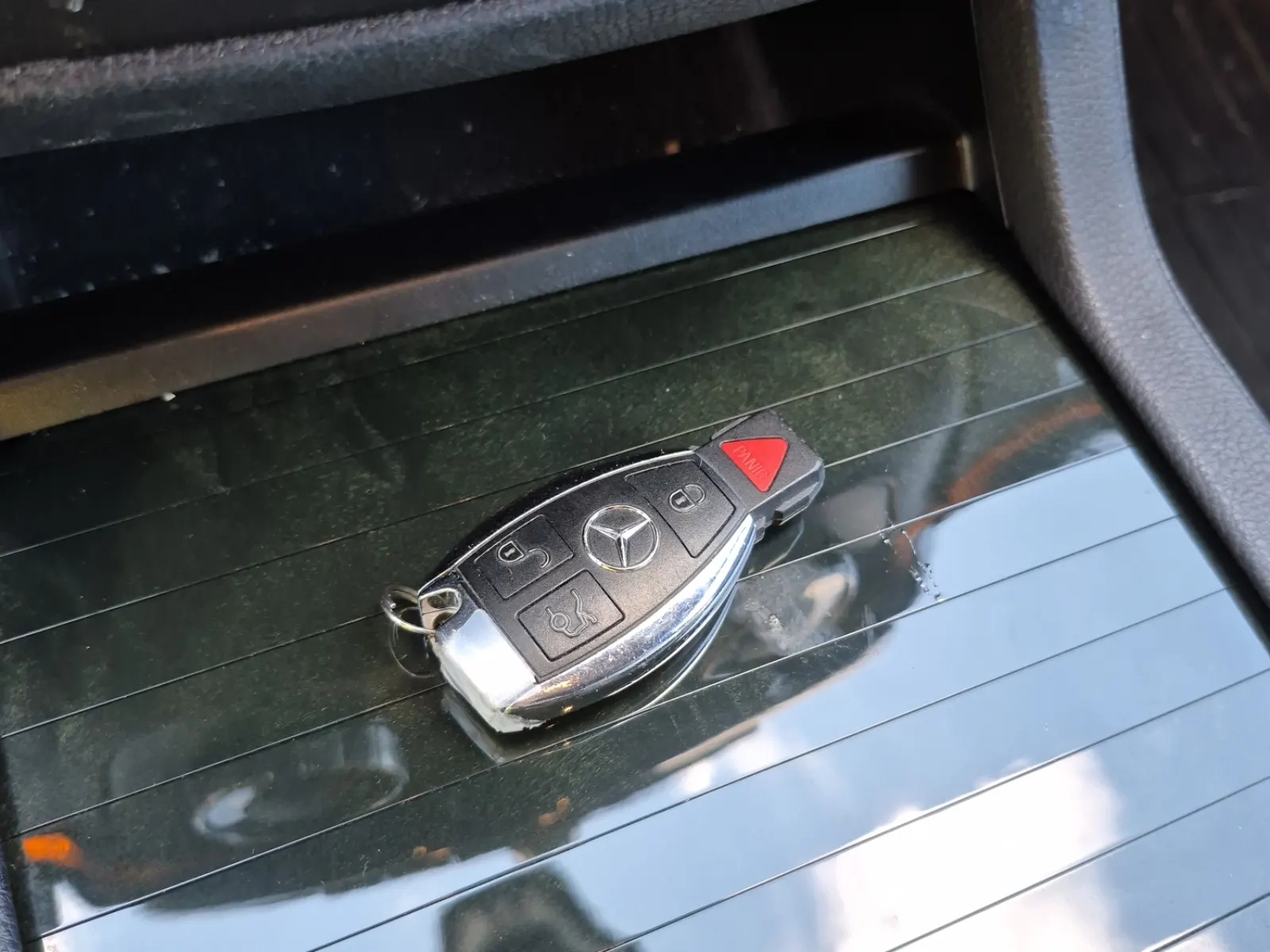 Keys/Fobs/Manual Photo