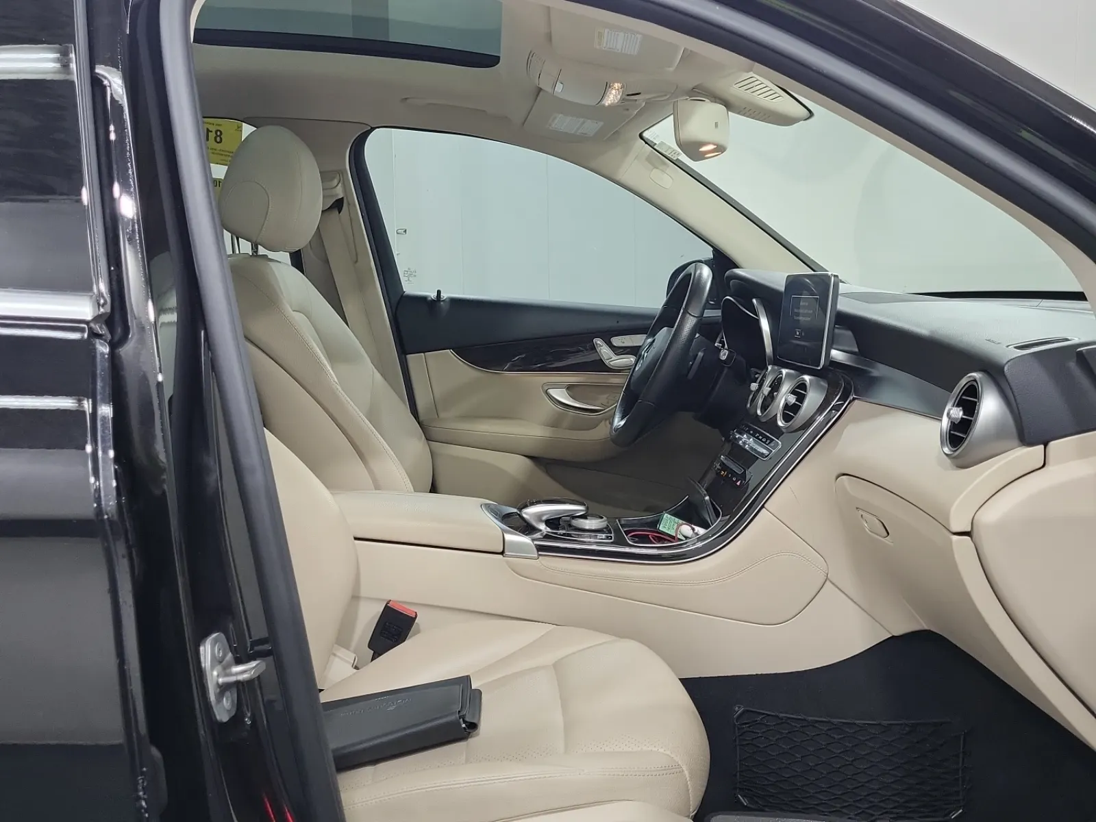 Right Side Interior Photo
