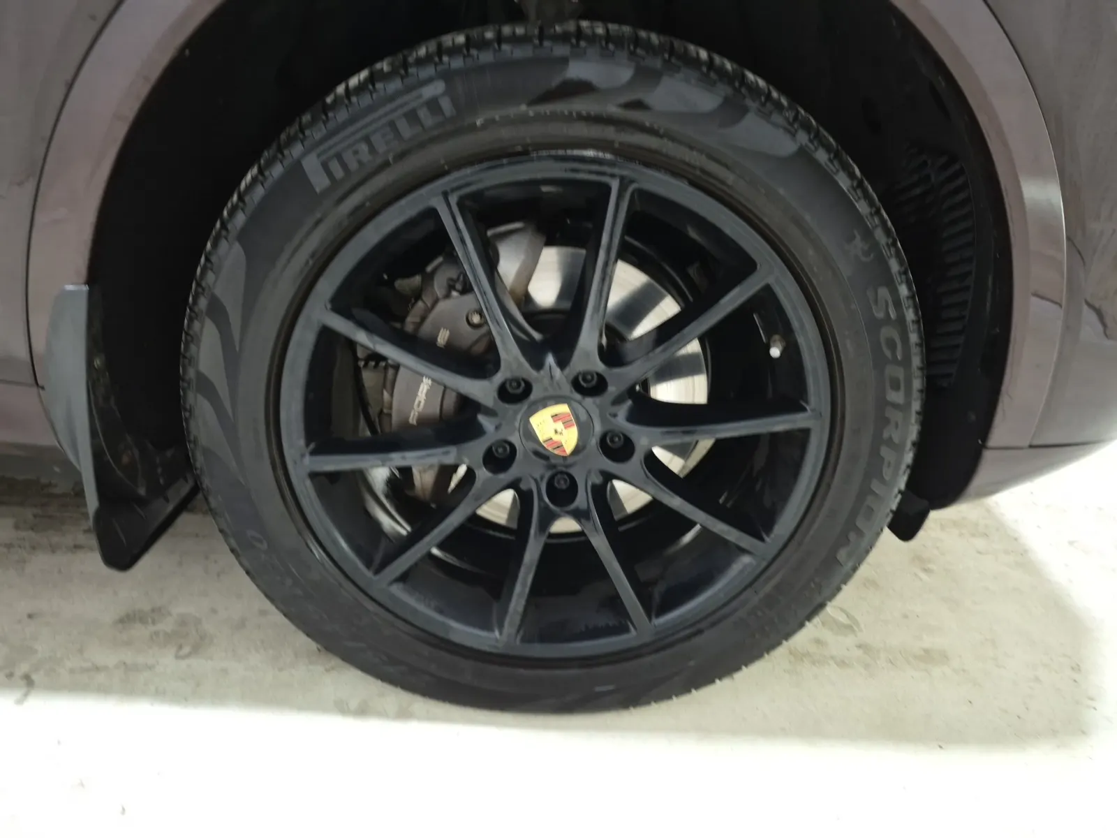 Right Front Wheel/Tire Photo