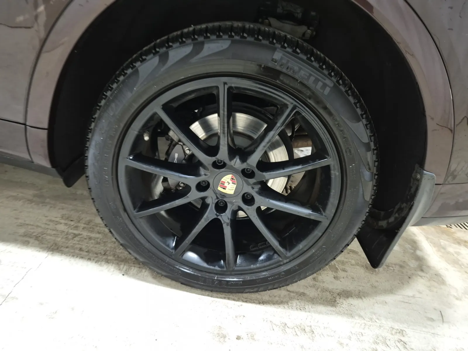 Left Rear Wheel/Tire Photo