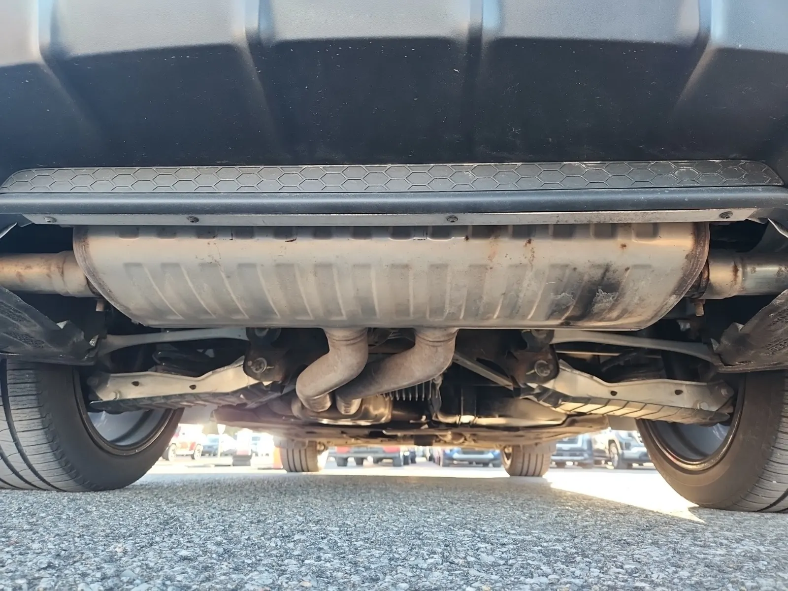 Undercarriage - Rear Photo