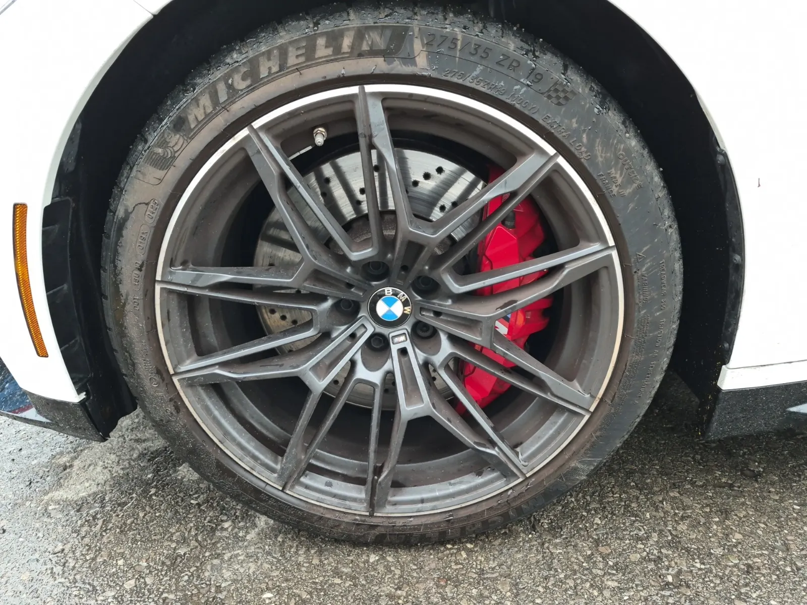 Front driver wheel/tire photo