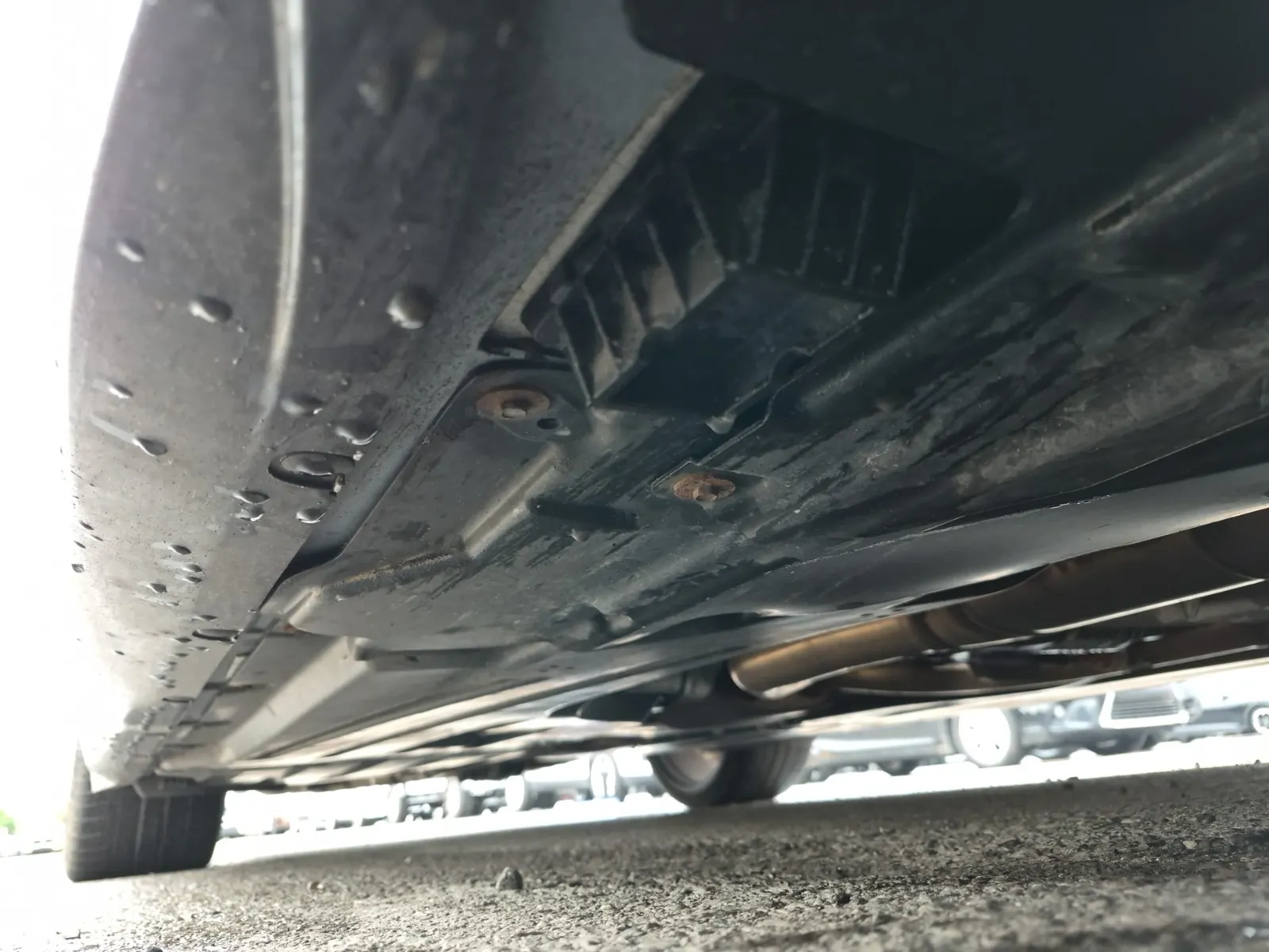 Undercarriage - Passenger Photo