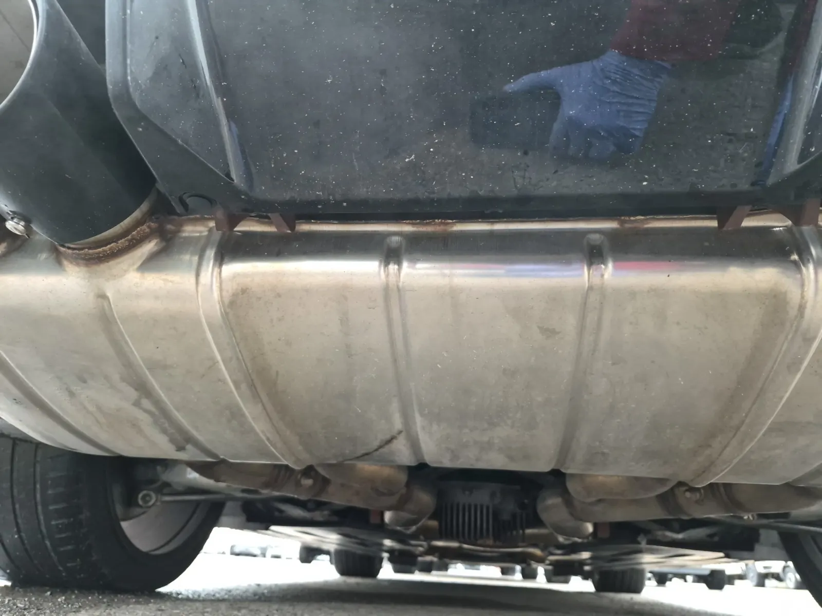 Undercarriage - Rear Photo
