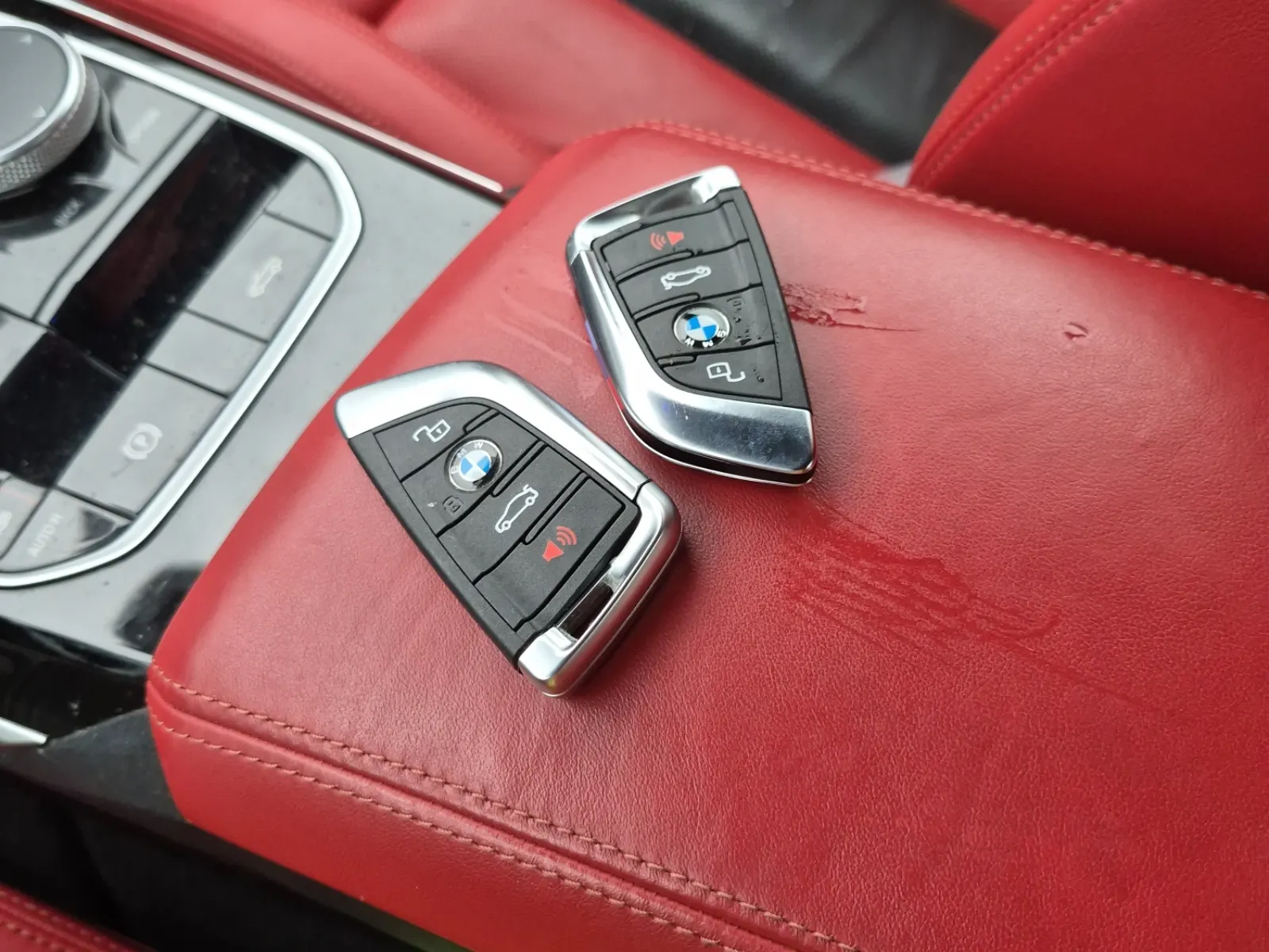 Keys/Fobs/Manual Photo