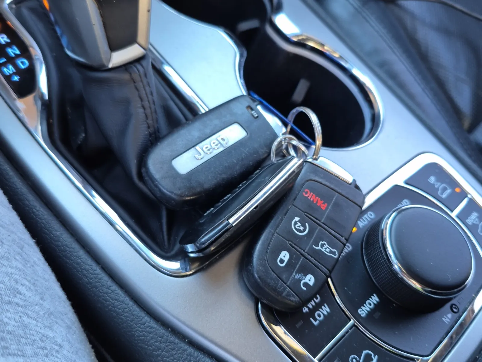 Keys/Fobs/Manual Photo