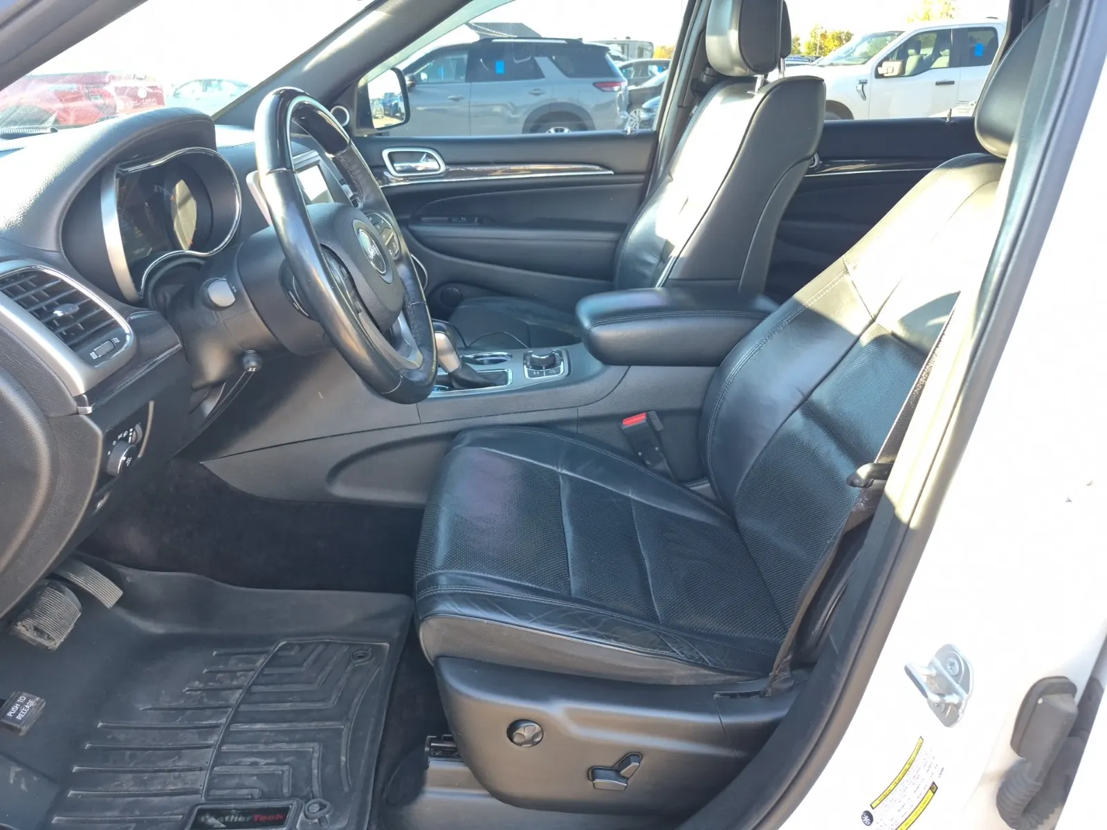 Front Interior Photo