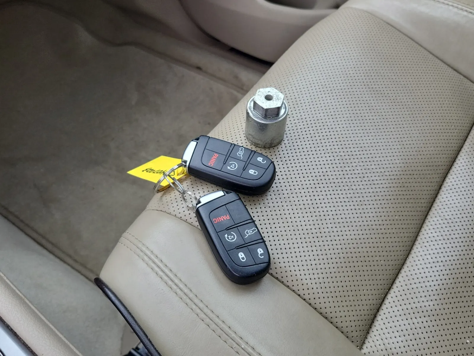 Keys/Fobs/Manual Photo