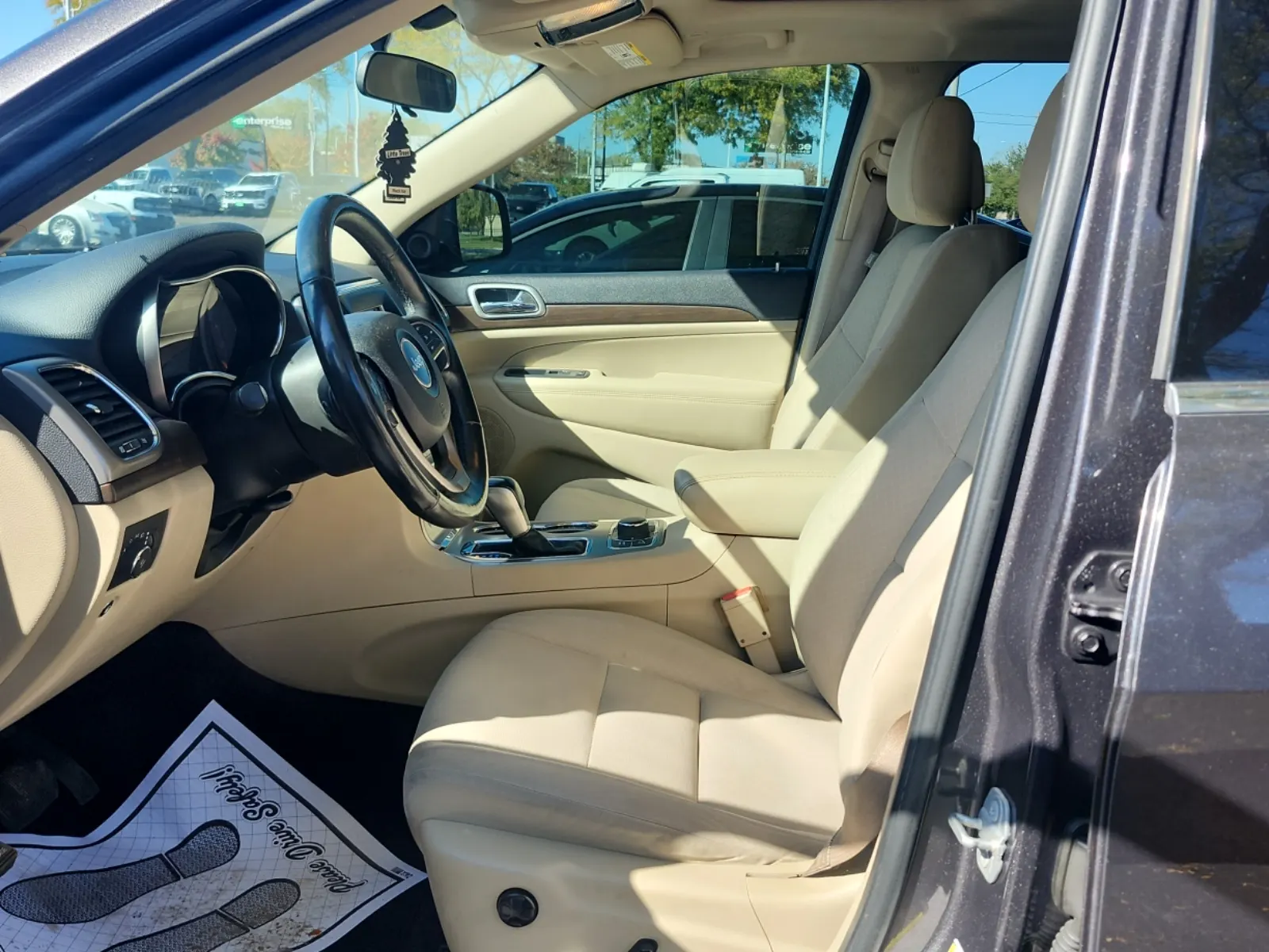 Front Interior Photo
