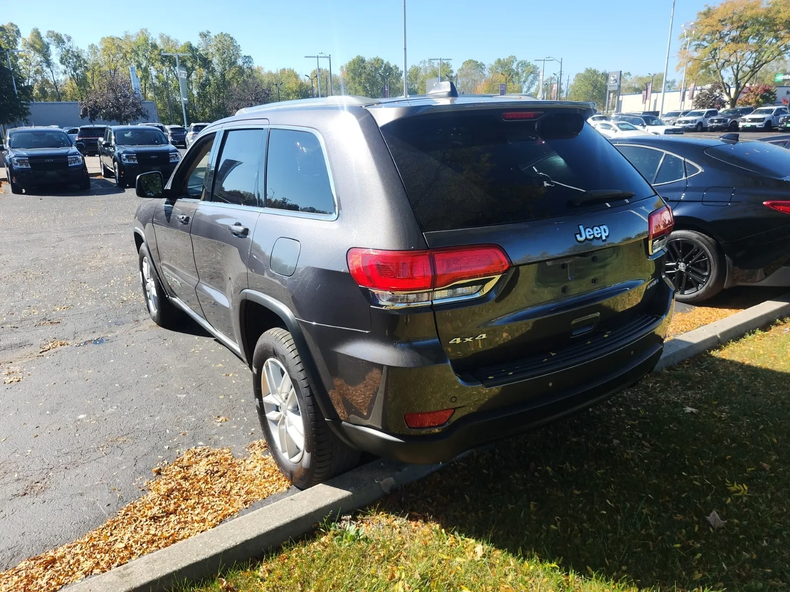 Driver Rear 3/4 Photo