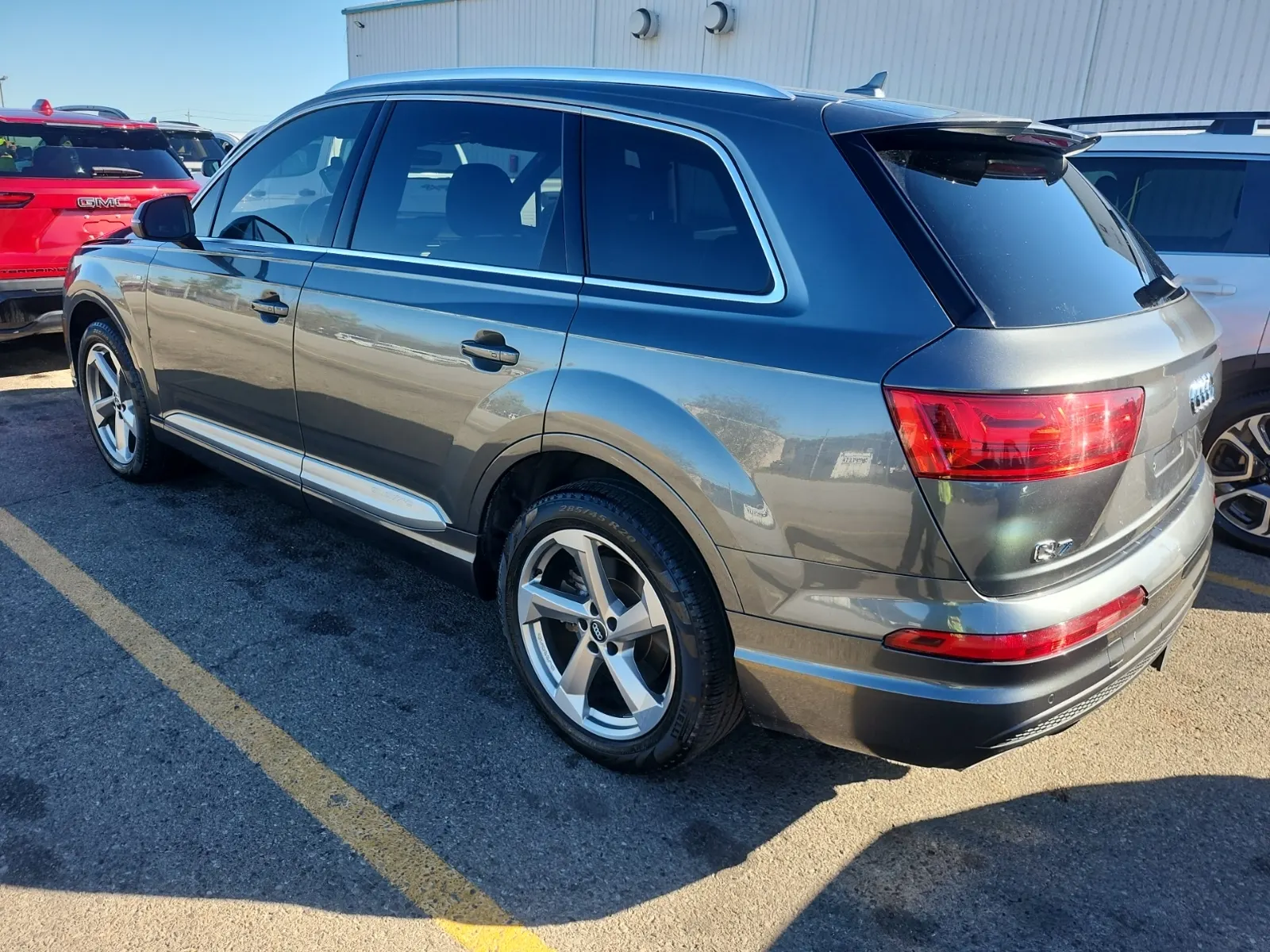 Driver Rear 3/4 Photo