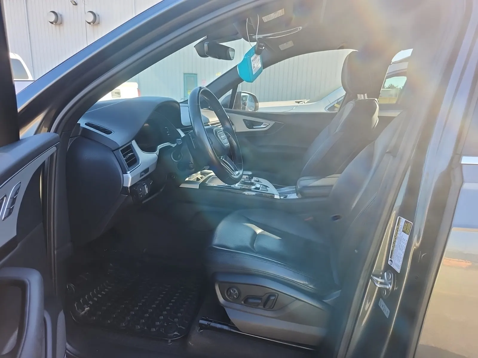 Front Interior Photo