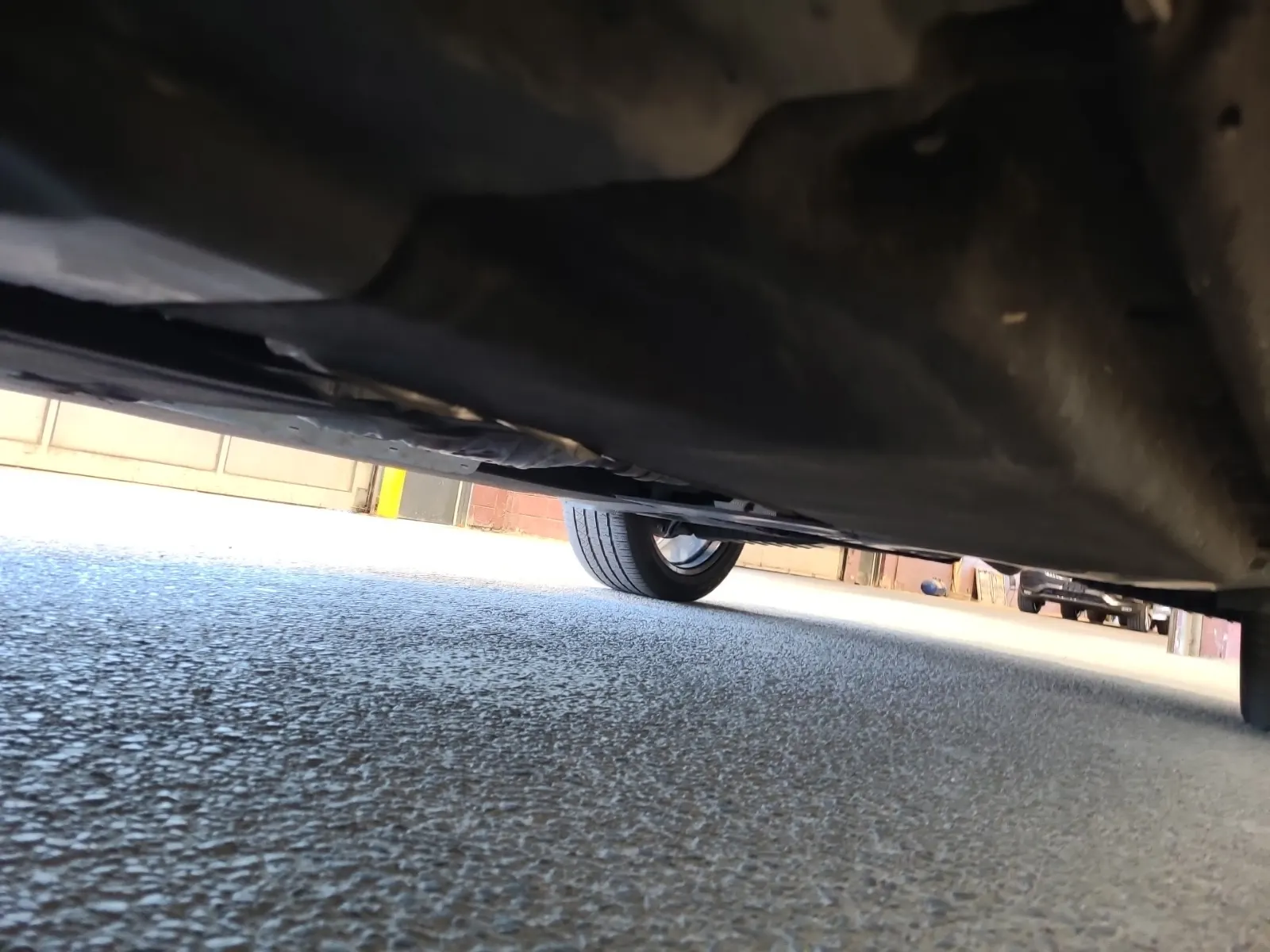 Undercarriage - Driver Photo