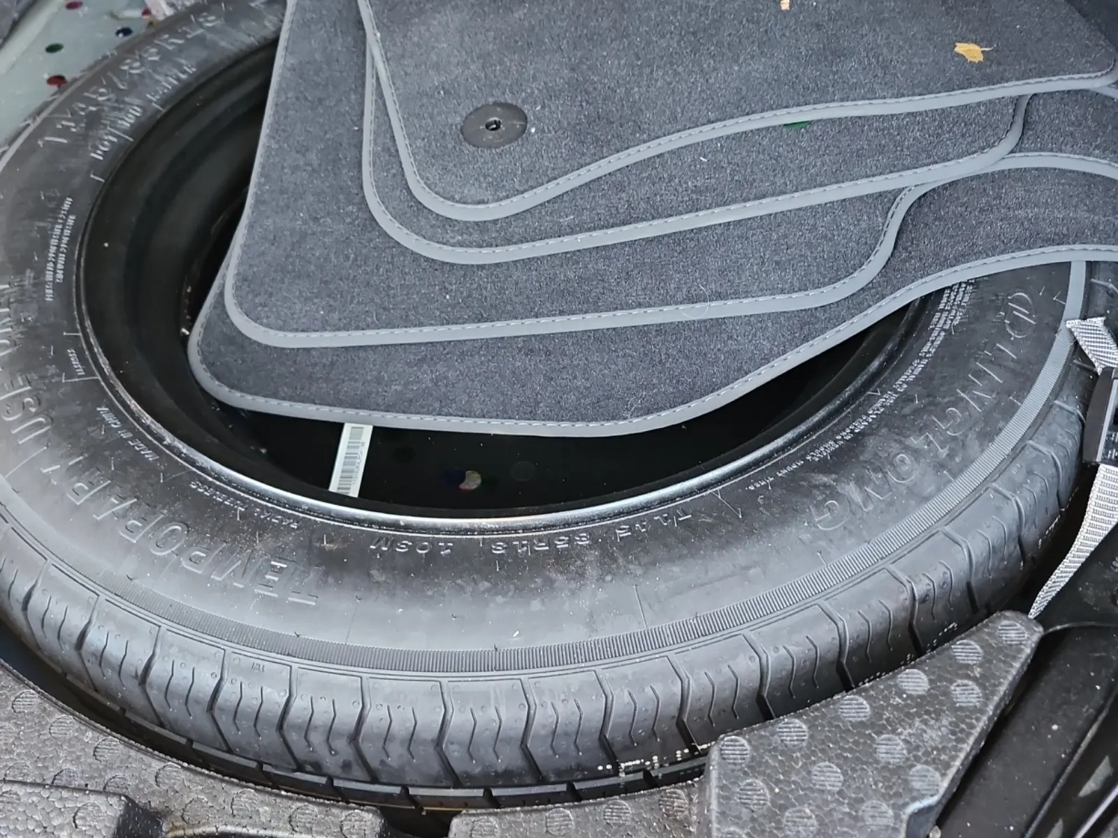 Spare Tire & Wheel Photo
