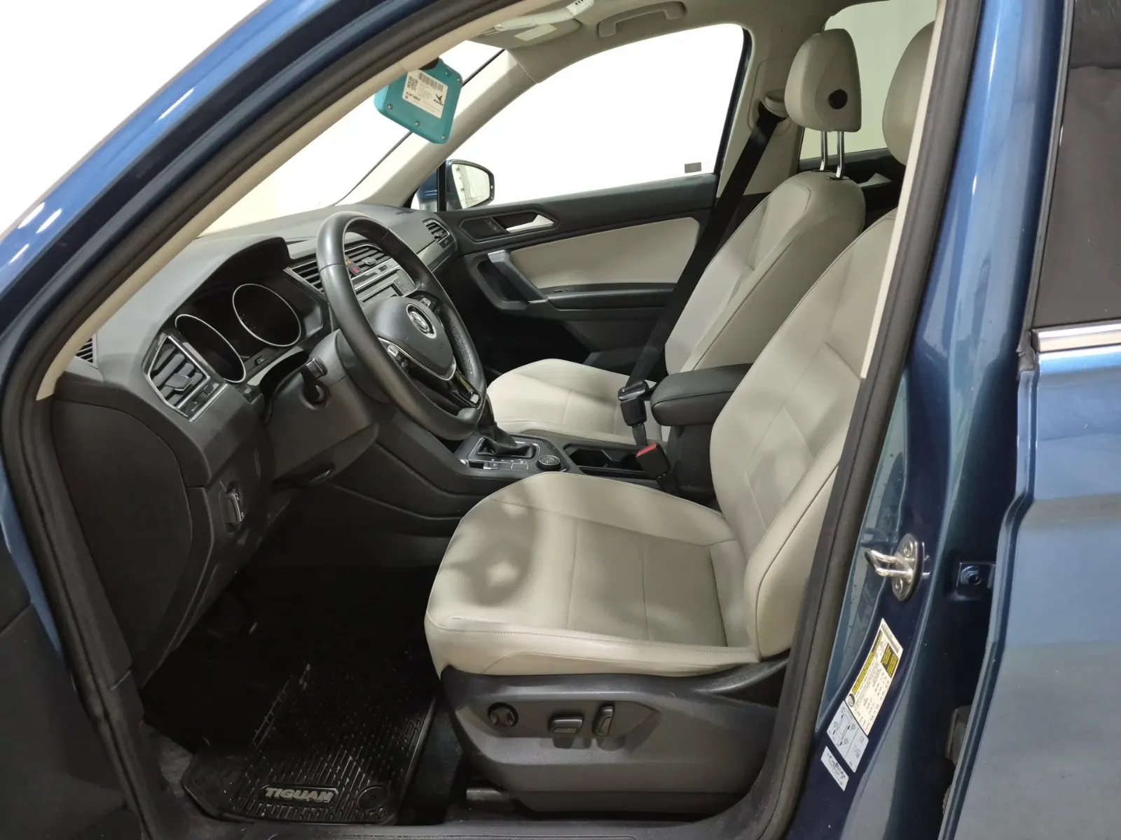 Front Interior Photo