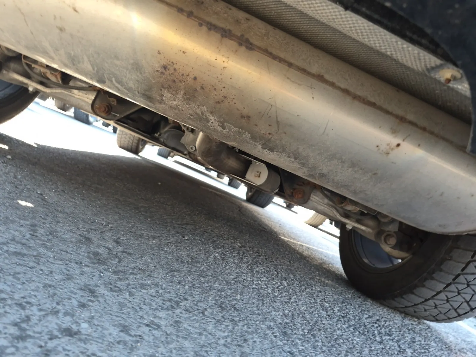 Undercarriage - Rear Photo