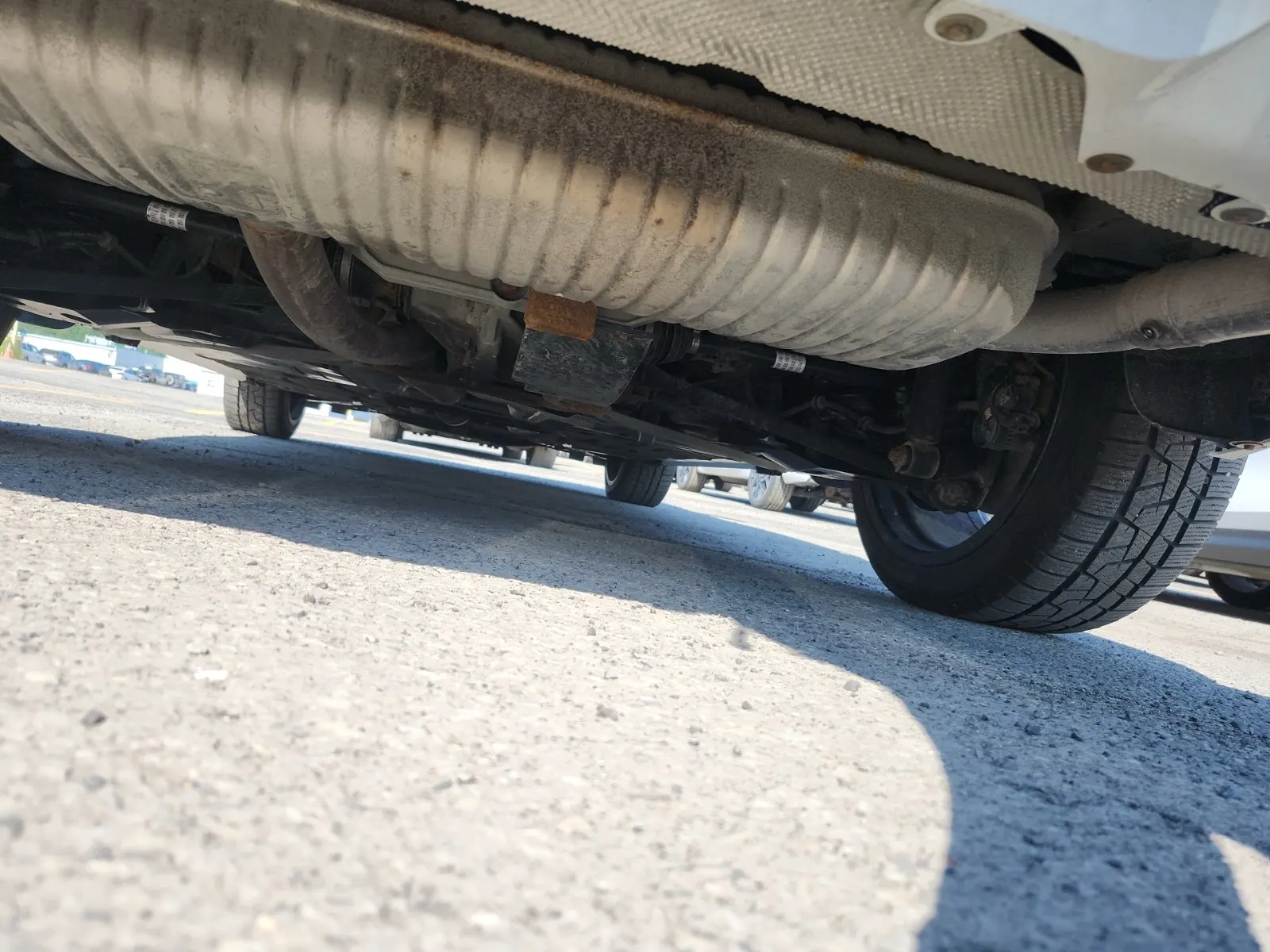 Undercarriage - Rear Photo