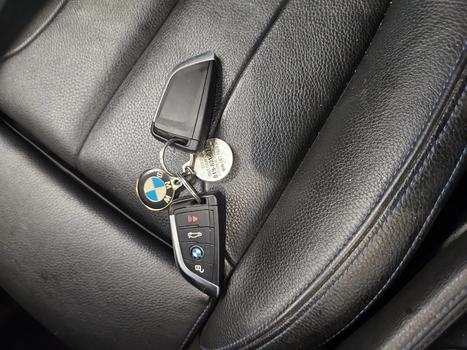 Keys/Fobs/Manual Photo
