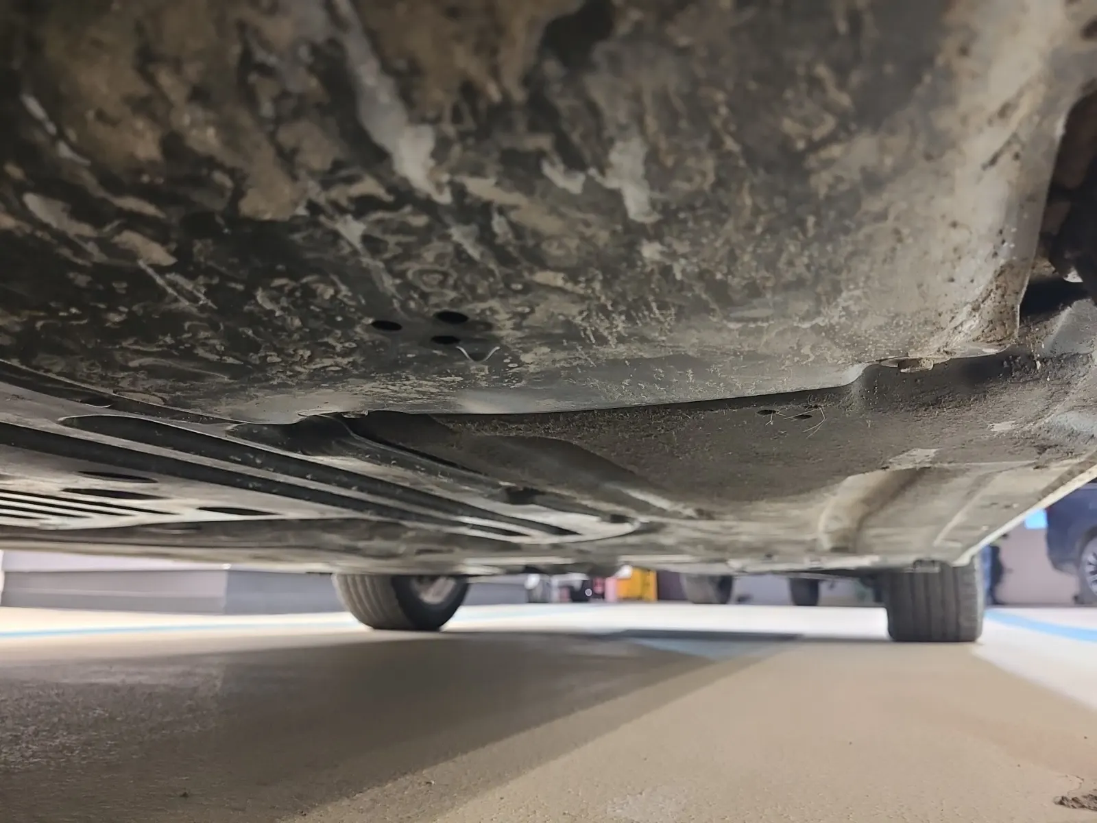 Undercarriage - Driver Photo