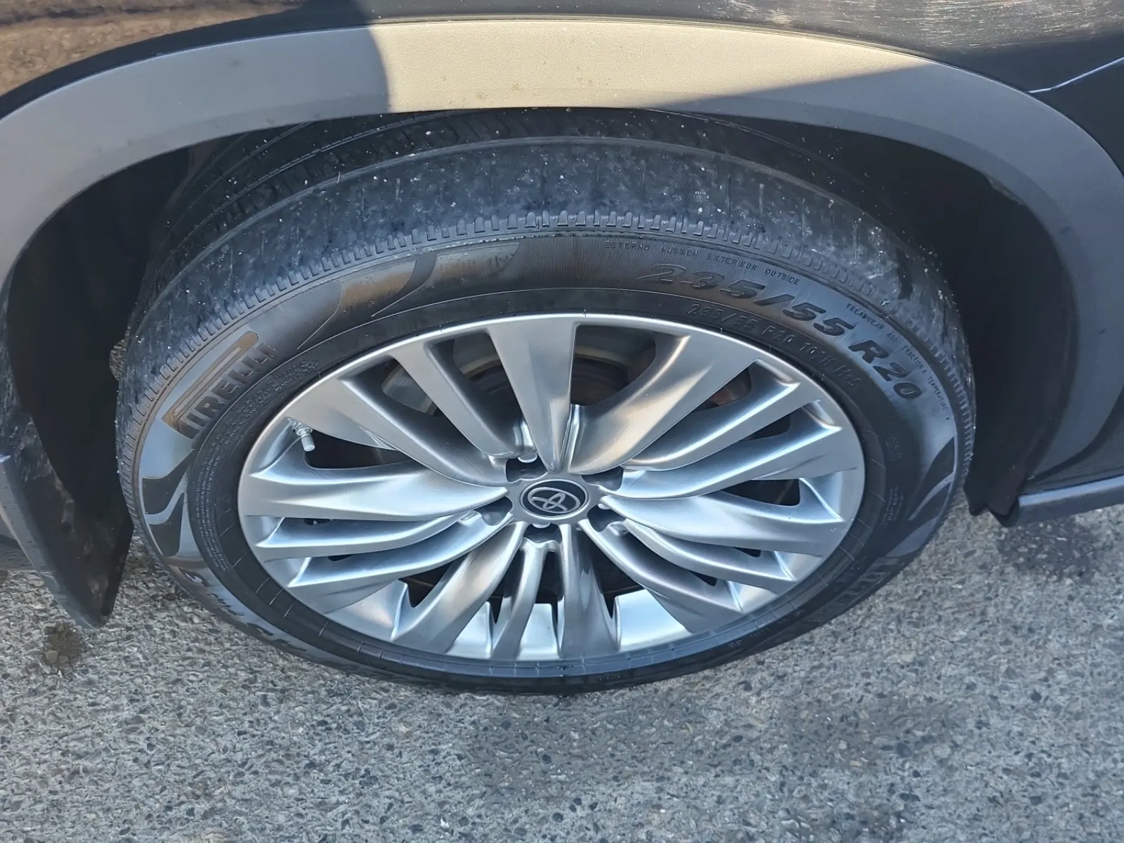 Right Front Wheel/Tire Photo