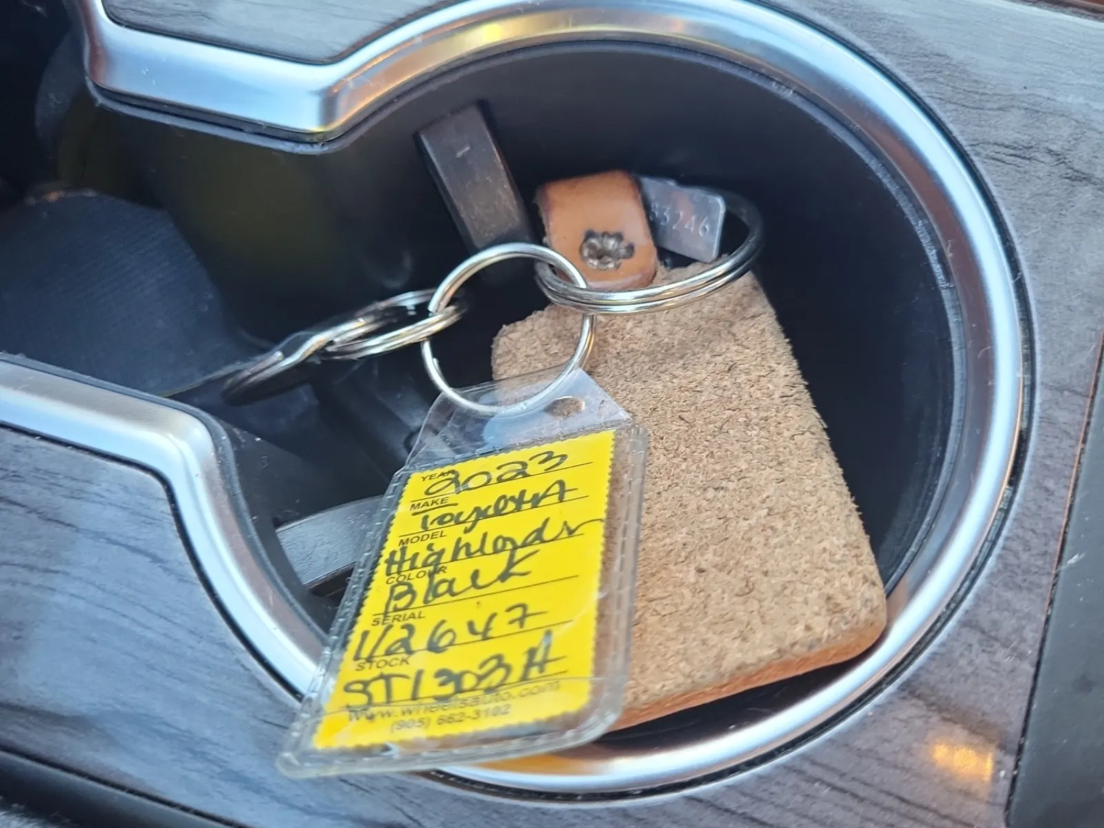 Keys/Fobs/Manual Photo