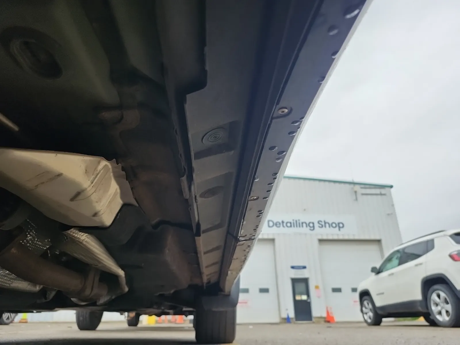 Undercarriage - Passenger Photo