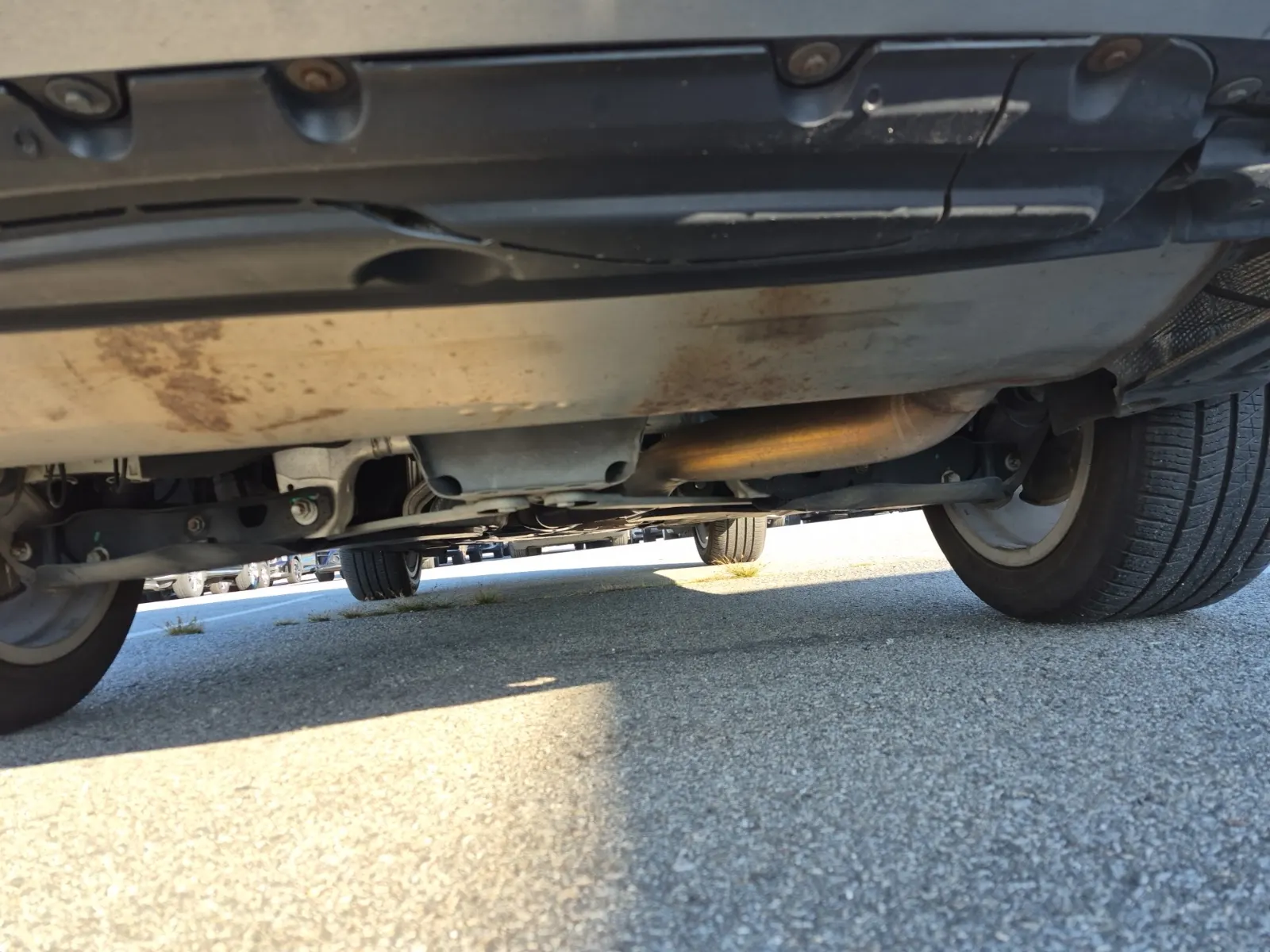 Undercarriage - Rear Photo