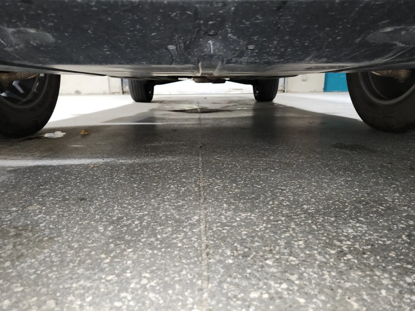 Undercarriage - Front Photo