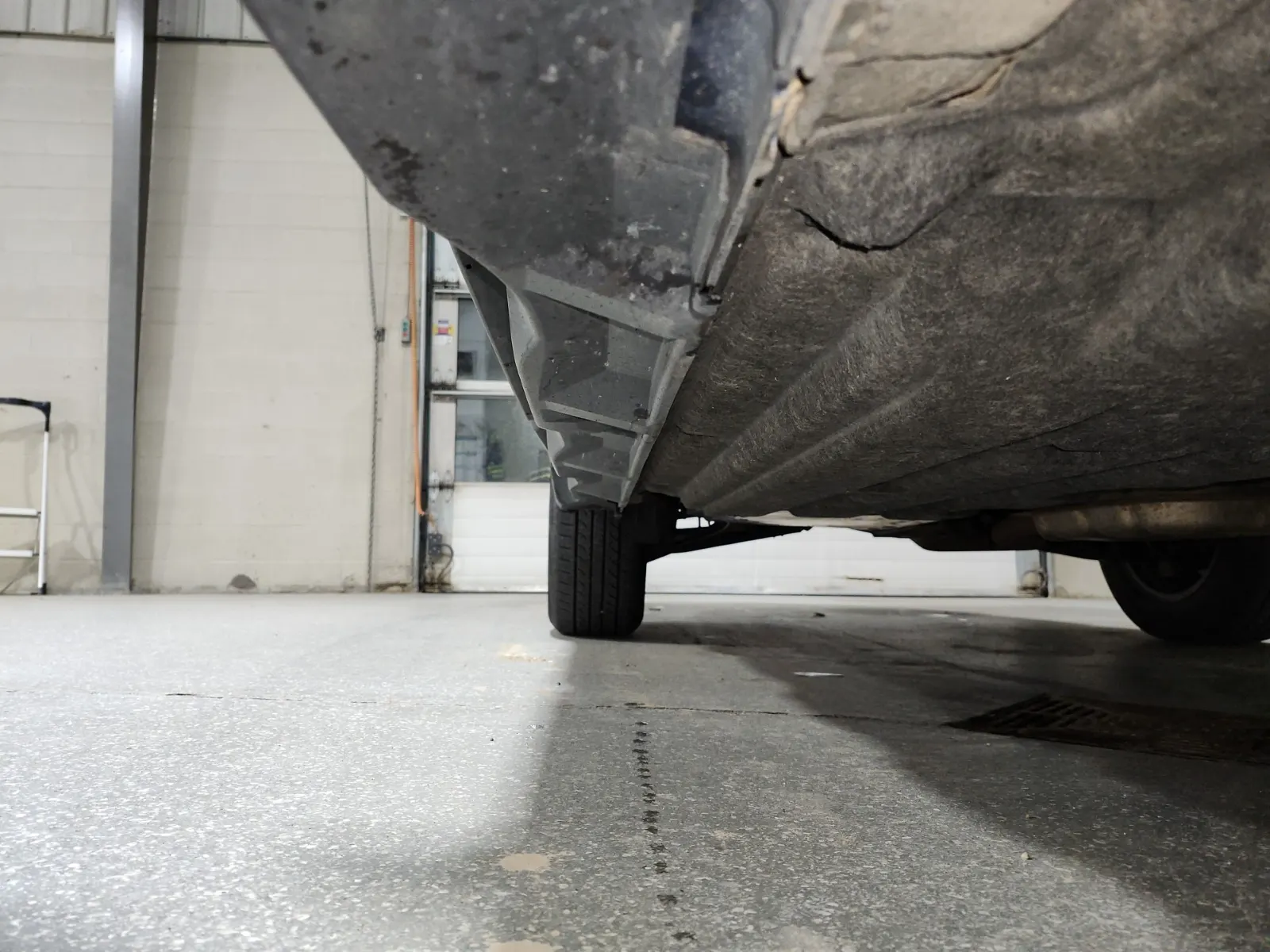 Undercarriage - Passenger Photo