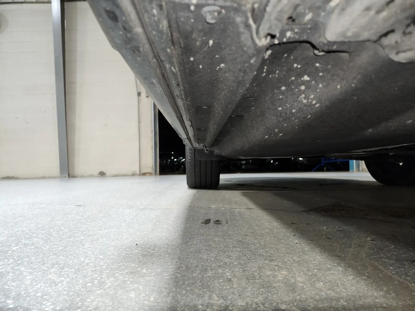 Undercarriage - Passenger Photo