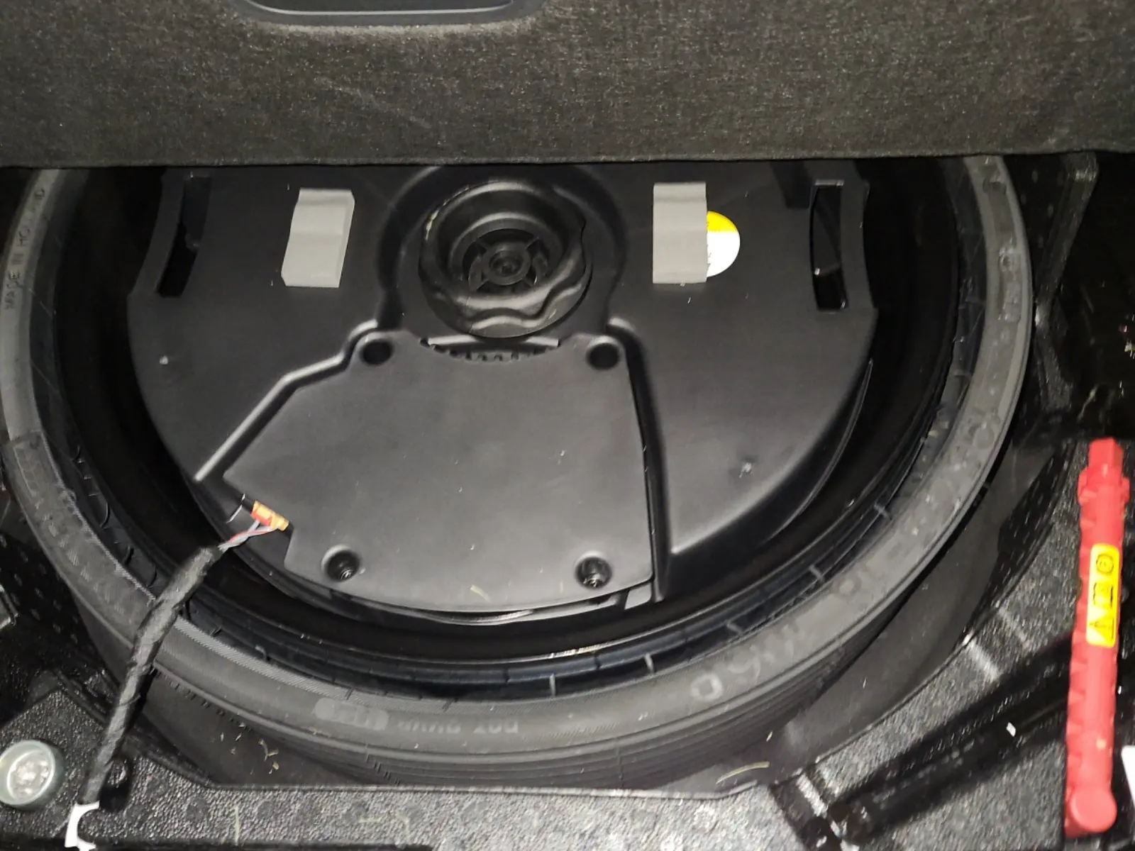 Spare Tire & Wheel Photo