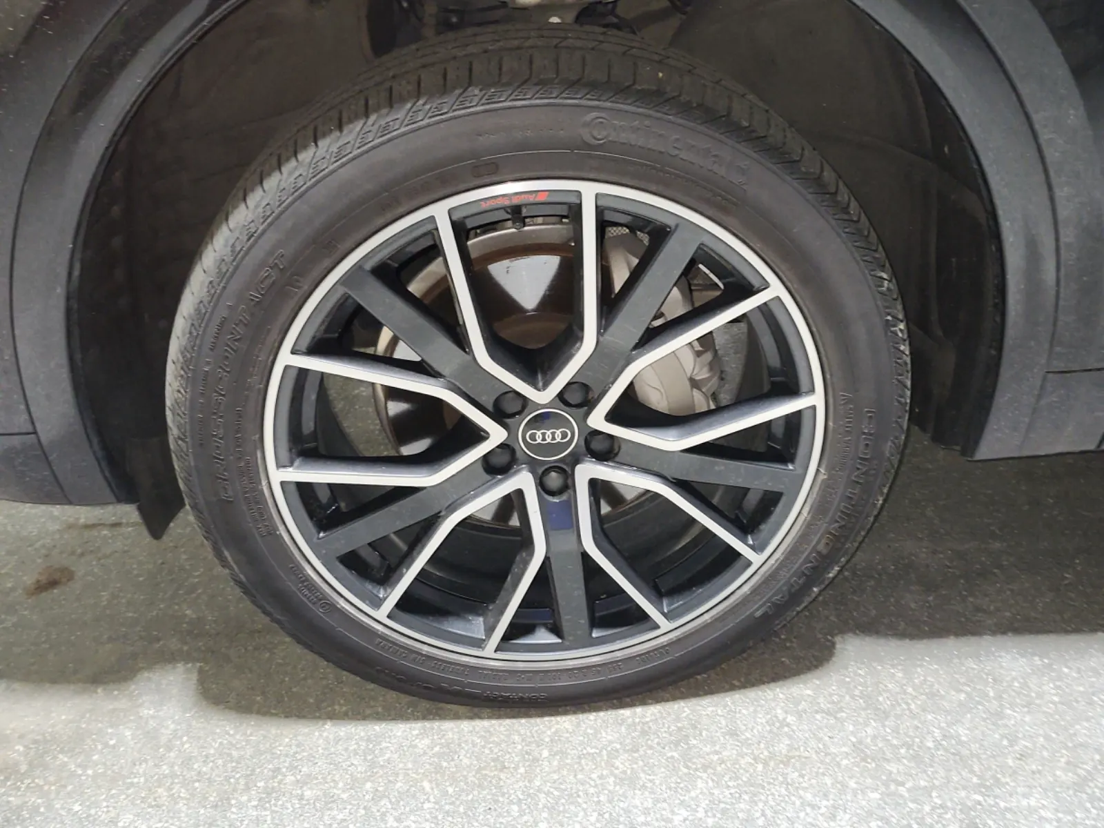 Front driver wheel/tire photo