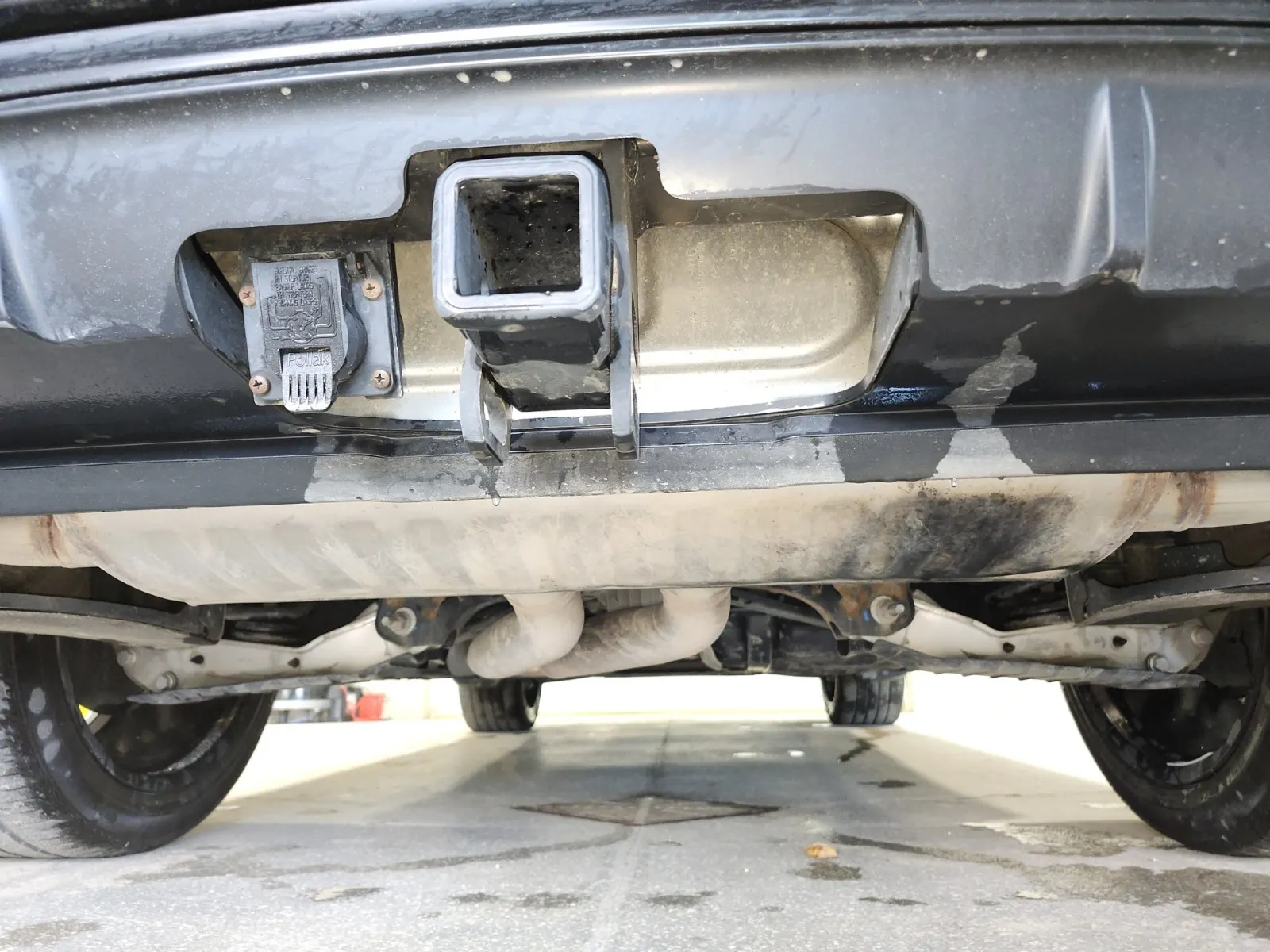 Undercarriage - Rear Photo