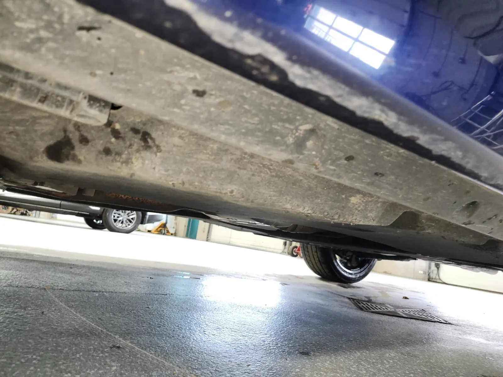Undercarriage - Driver Photo