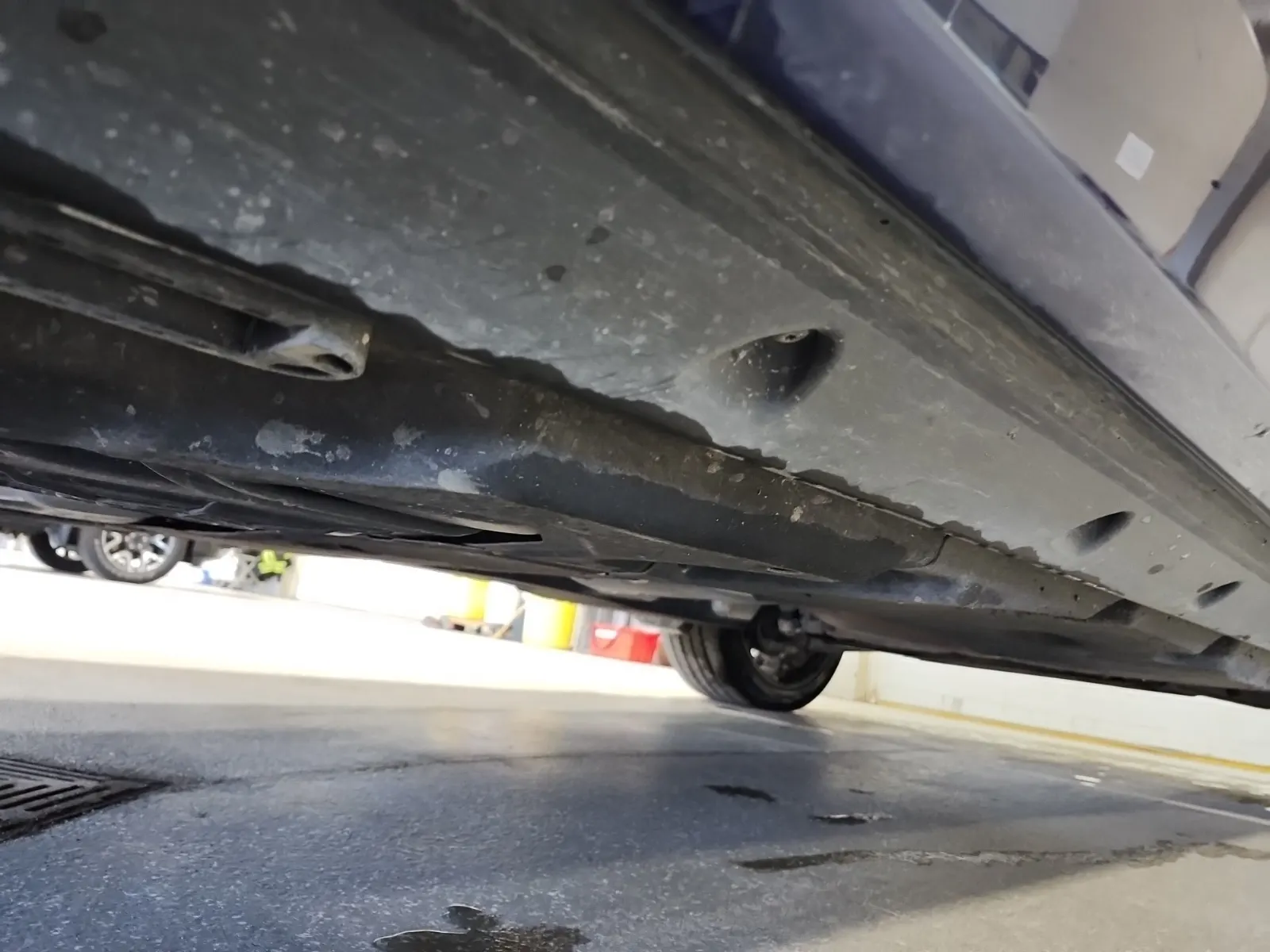Undercarriage - Passenger Photo
