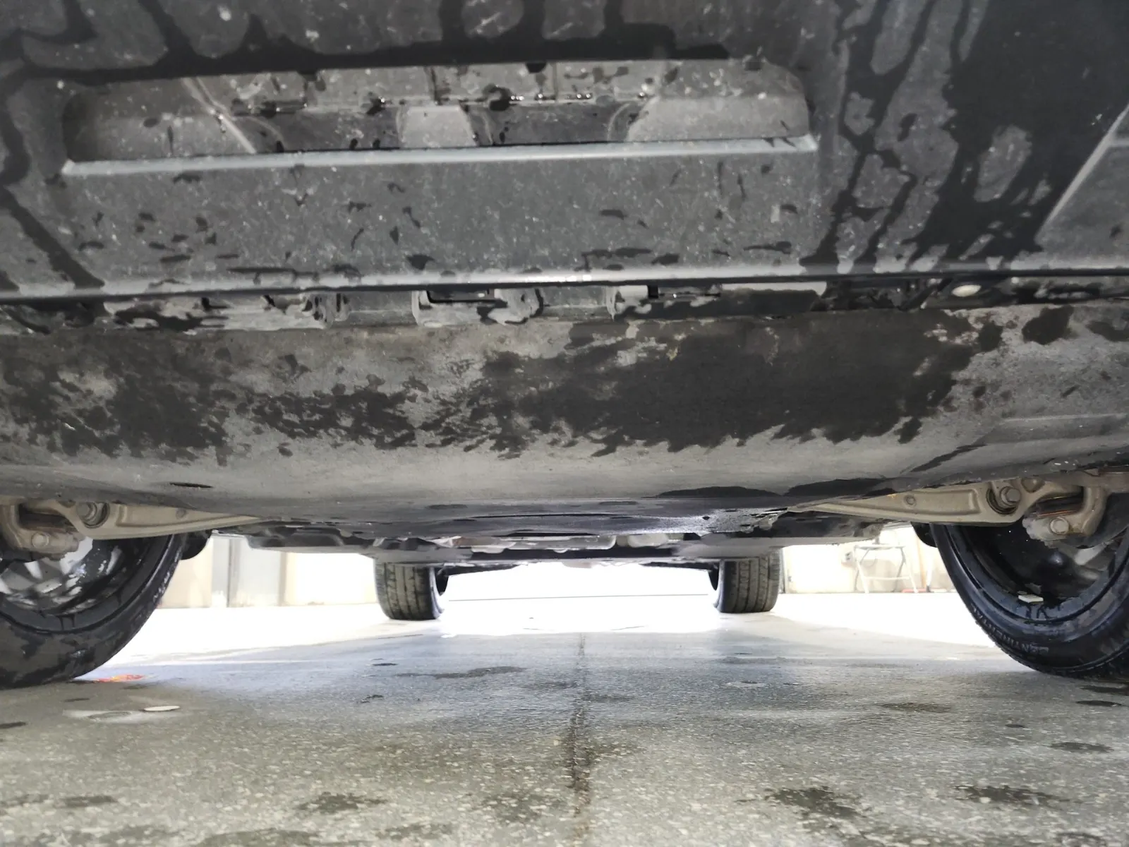 Undercarriage - Front Photo