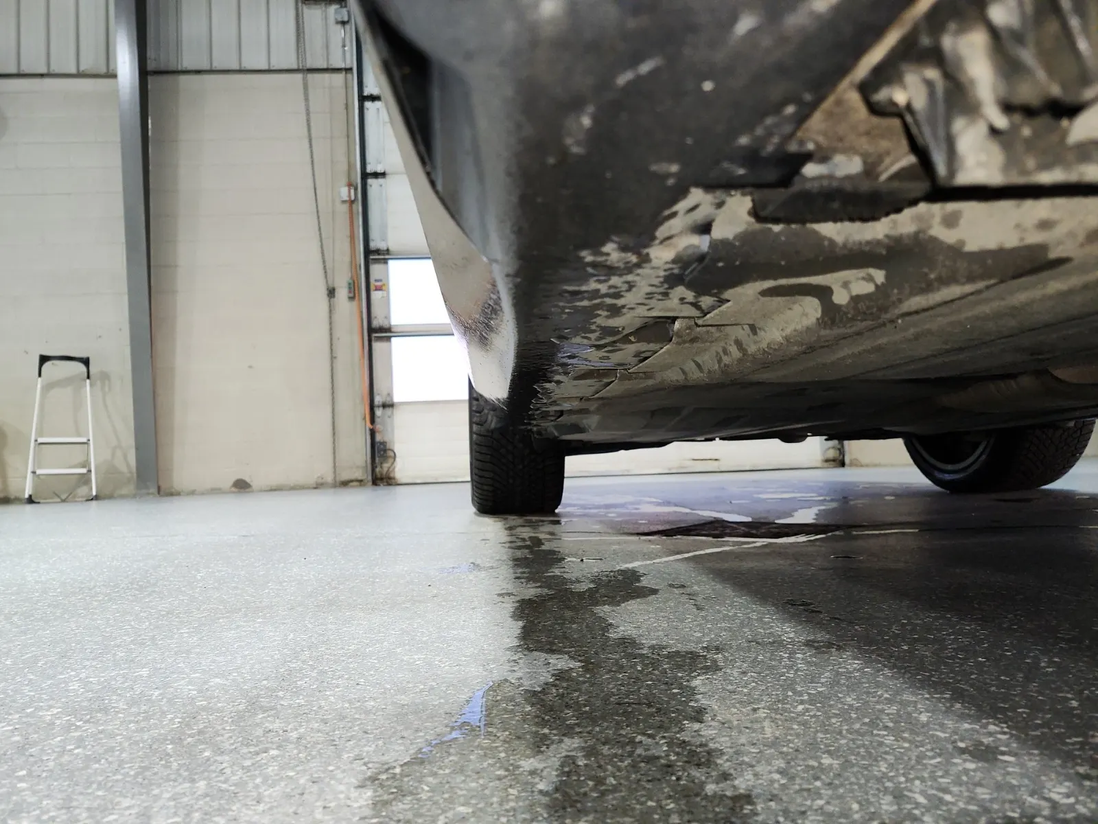 Undercarriage - Passenger Photo