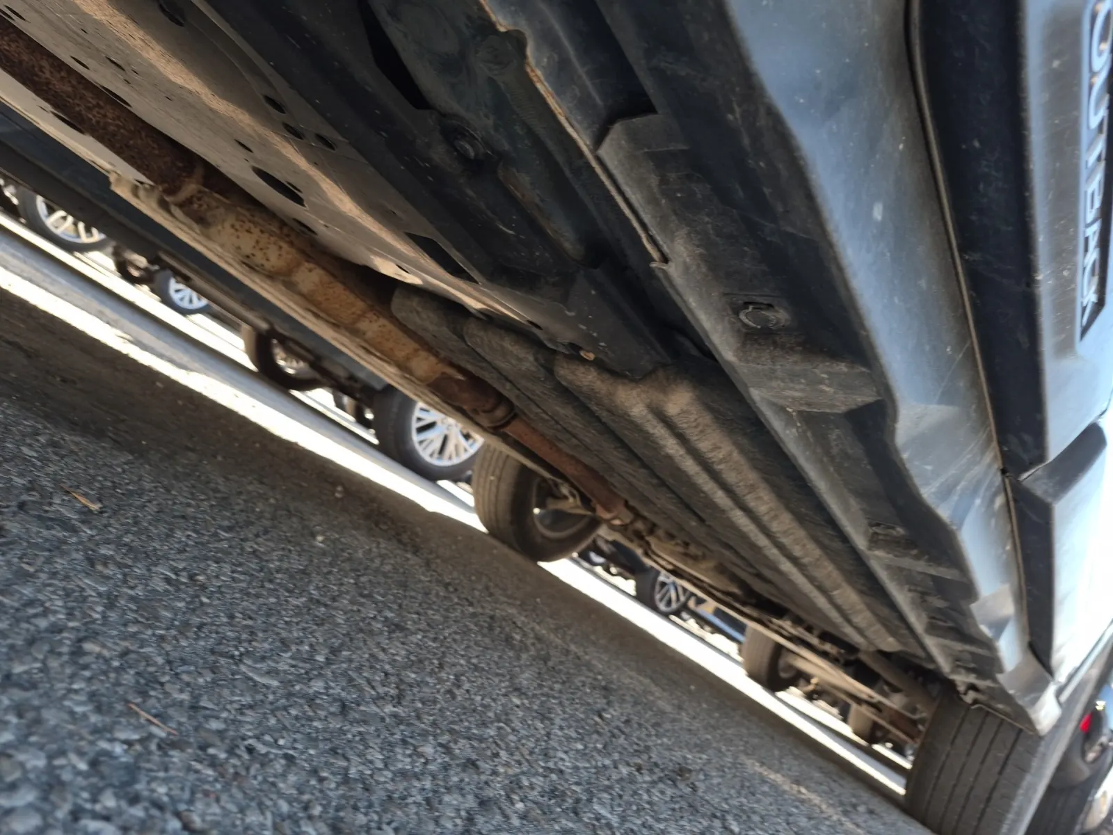 Undercarriage - Passenger Photo