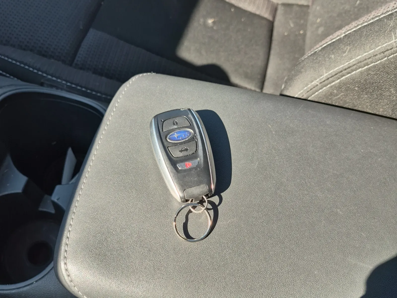 Keys/Fobs/Manual Photo