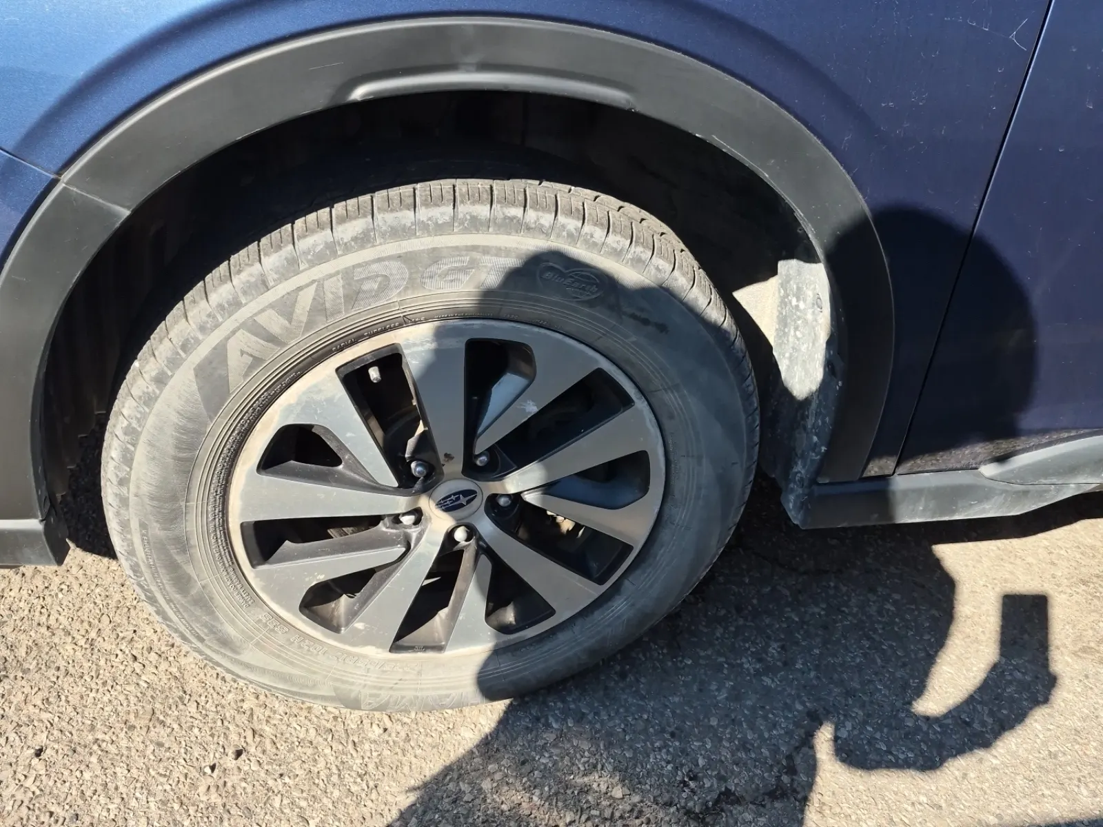 Front driver wheel/tire photo