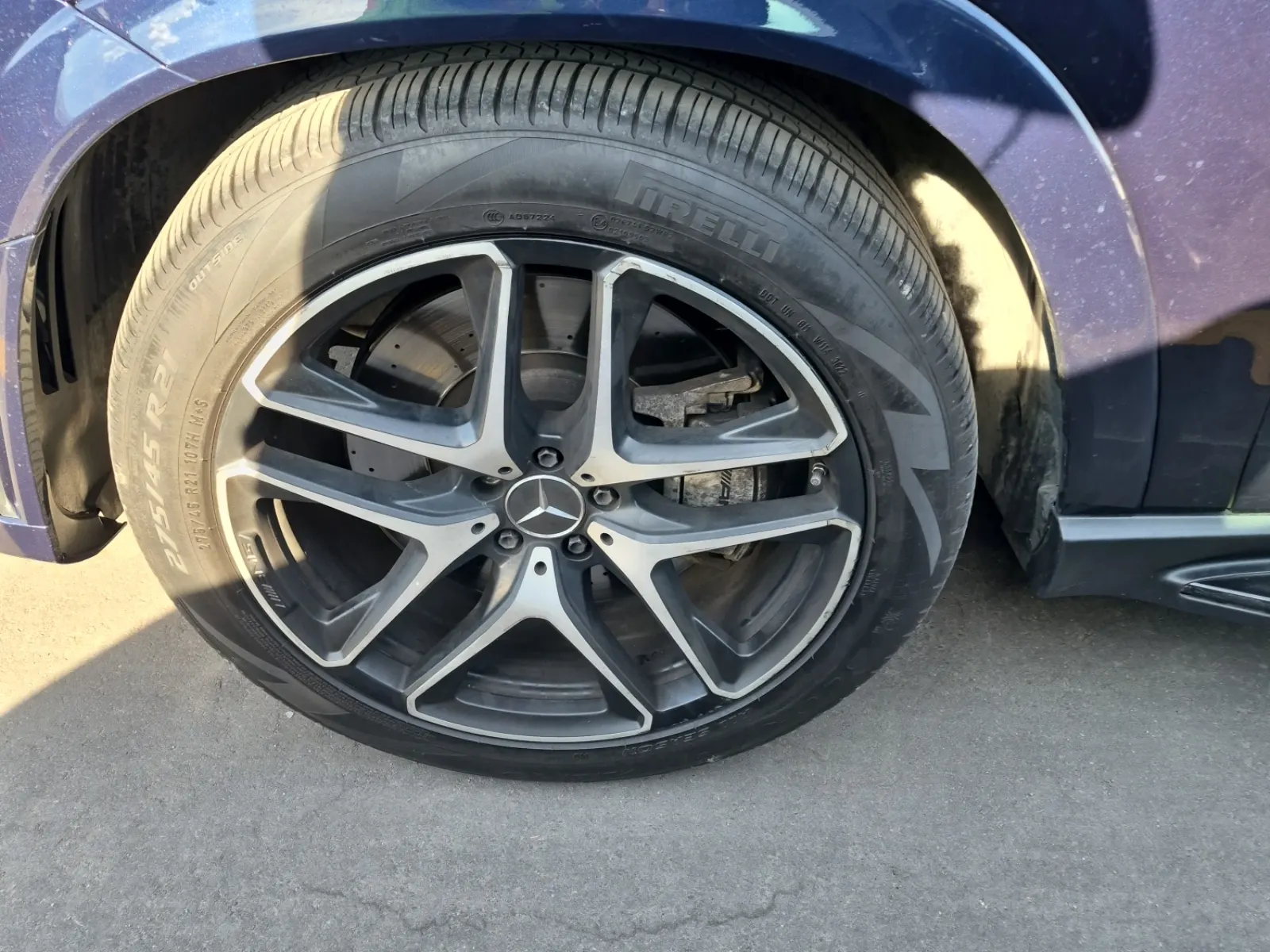 Front driver wheel/tire photo