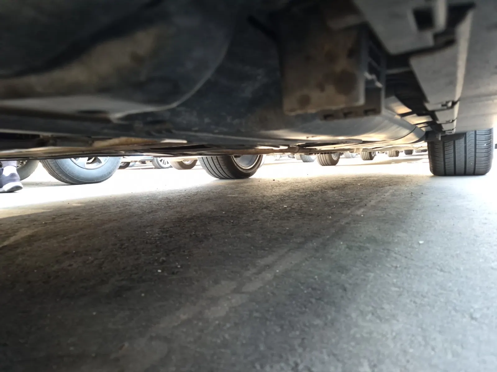 Undercarriage - Driver Photo