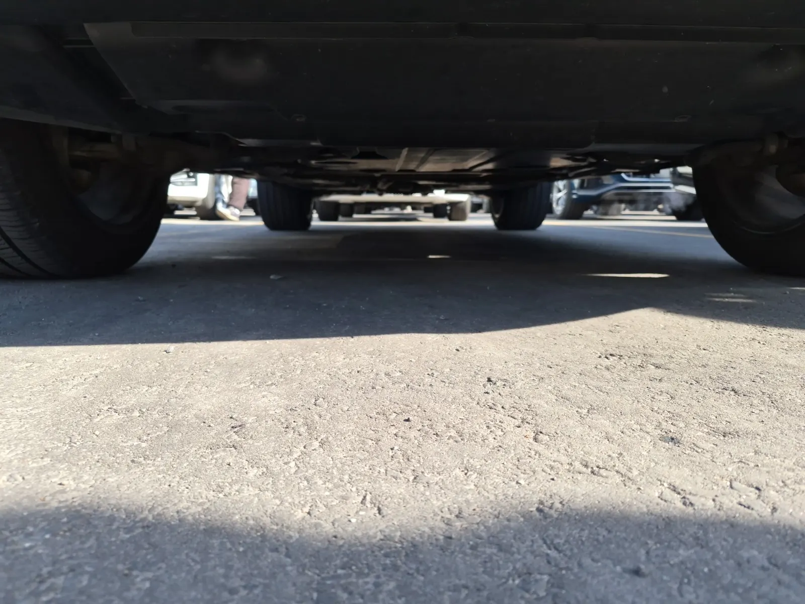 Undercarriage - Front Photo