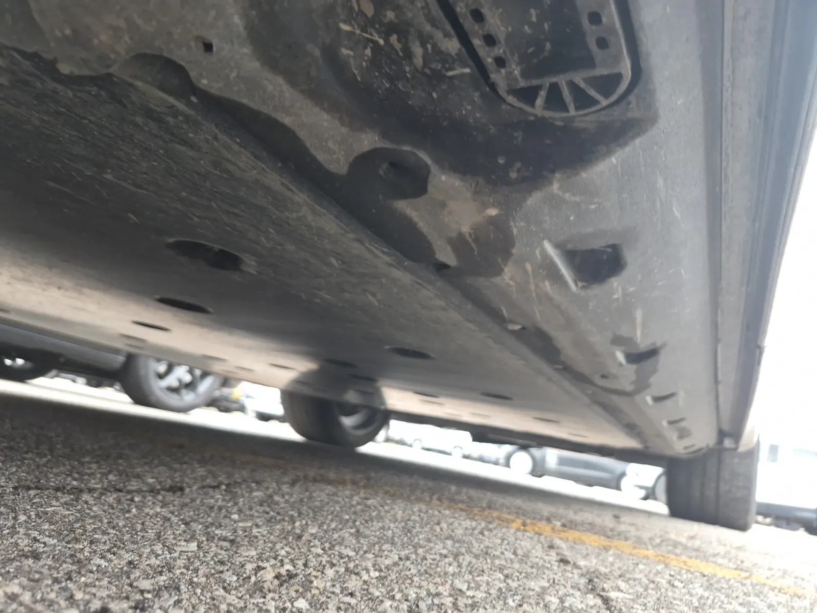 Undercarriage - Passenger Photo