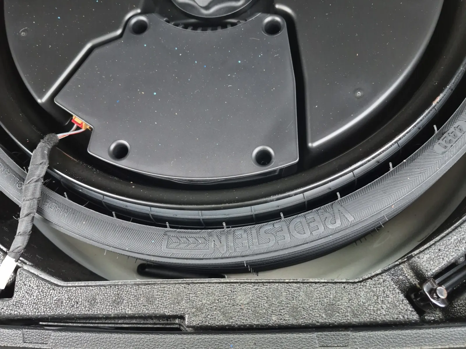 Spare Tire & Wheel Photo