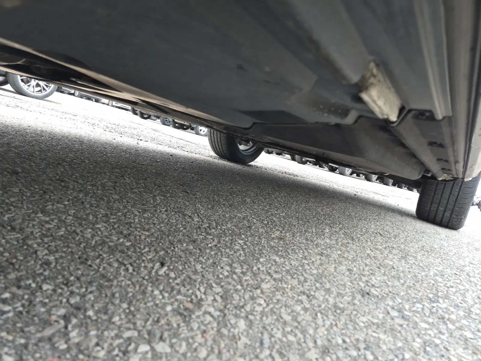 Undercarriage - Passenger Photo