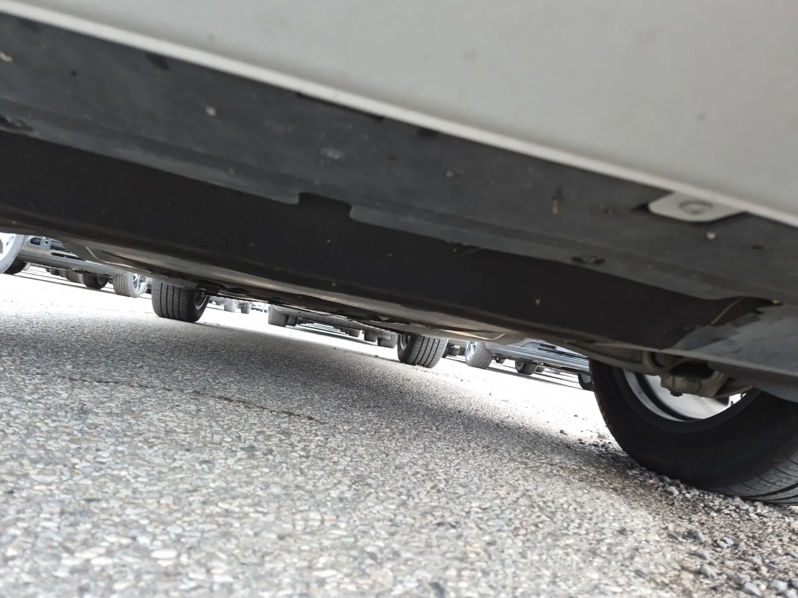 Undercarriage - Front Photo